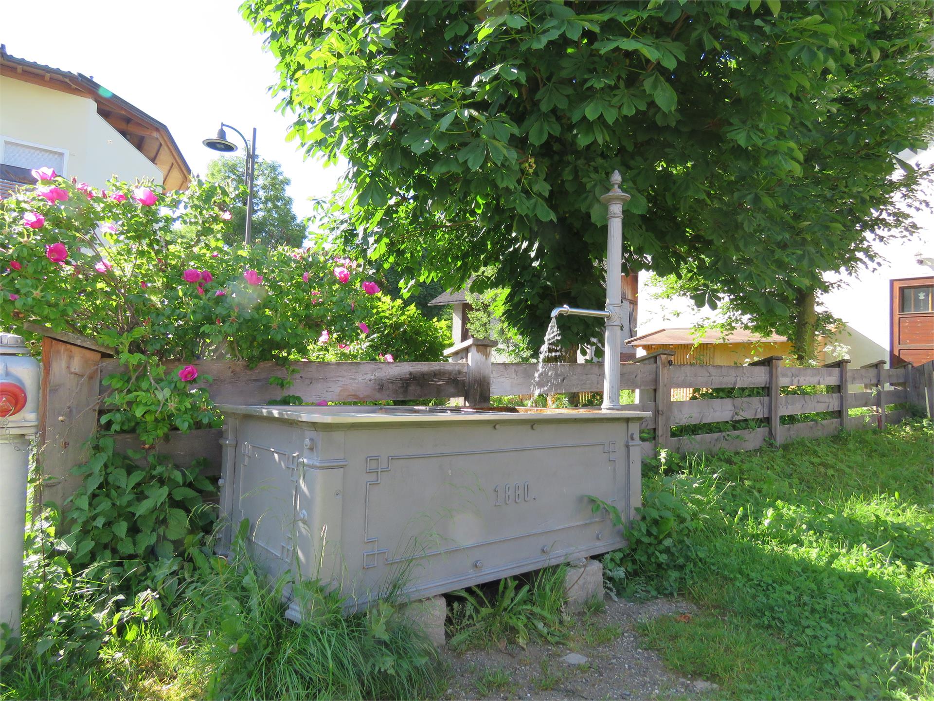 Achtsam am Berg - Brunnen Schneider Niederdorf 1 suedtirol.info