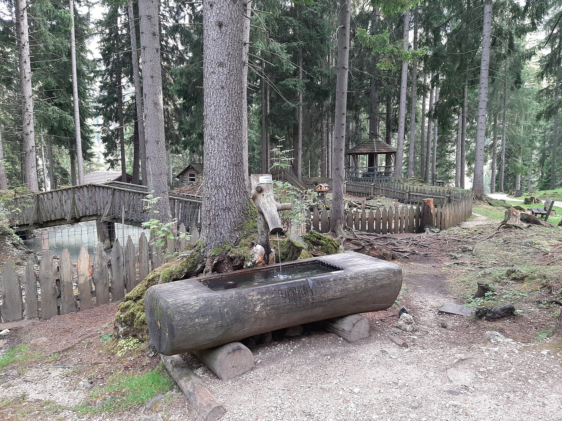 Brunnen Tierpark Colfosco