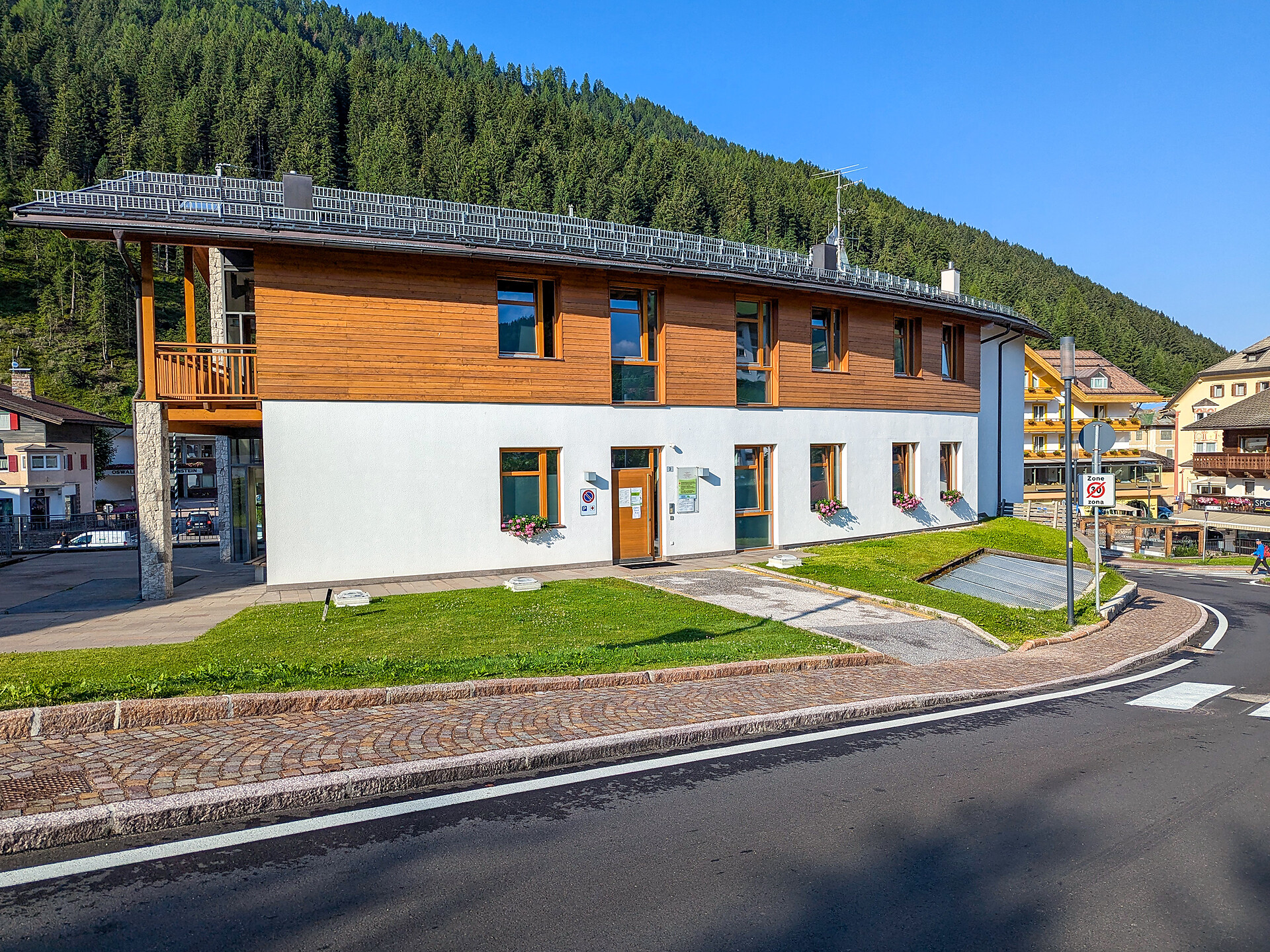 Medical service for visitors