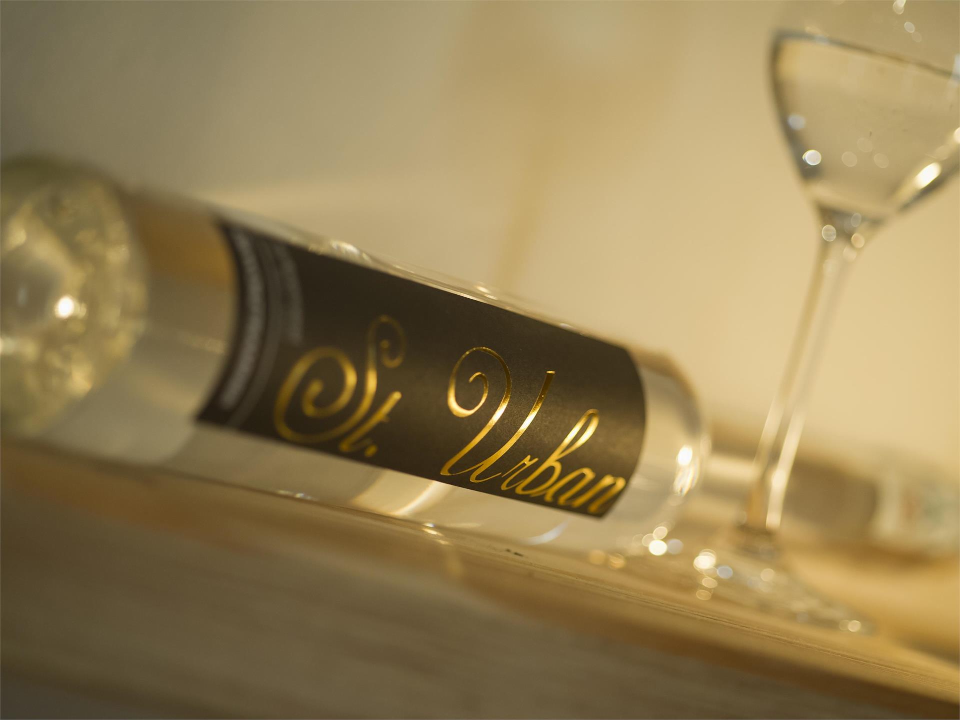 Distilleria St. Urban Appiano sulla Strada del Vino 3 suedtirol.info