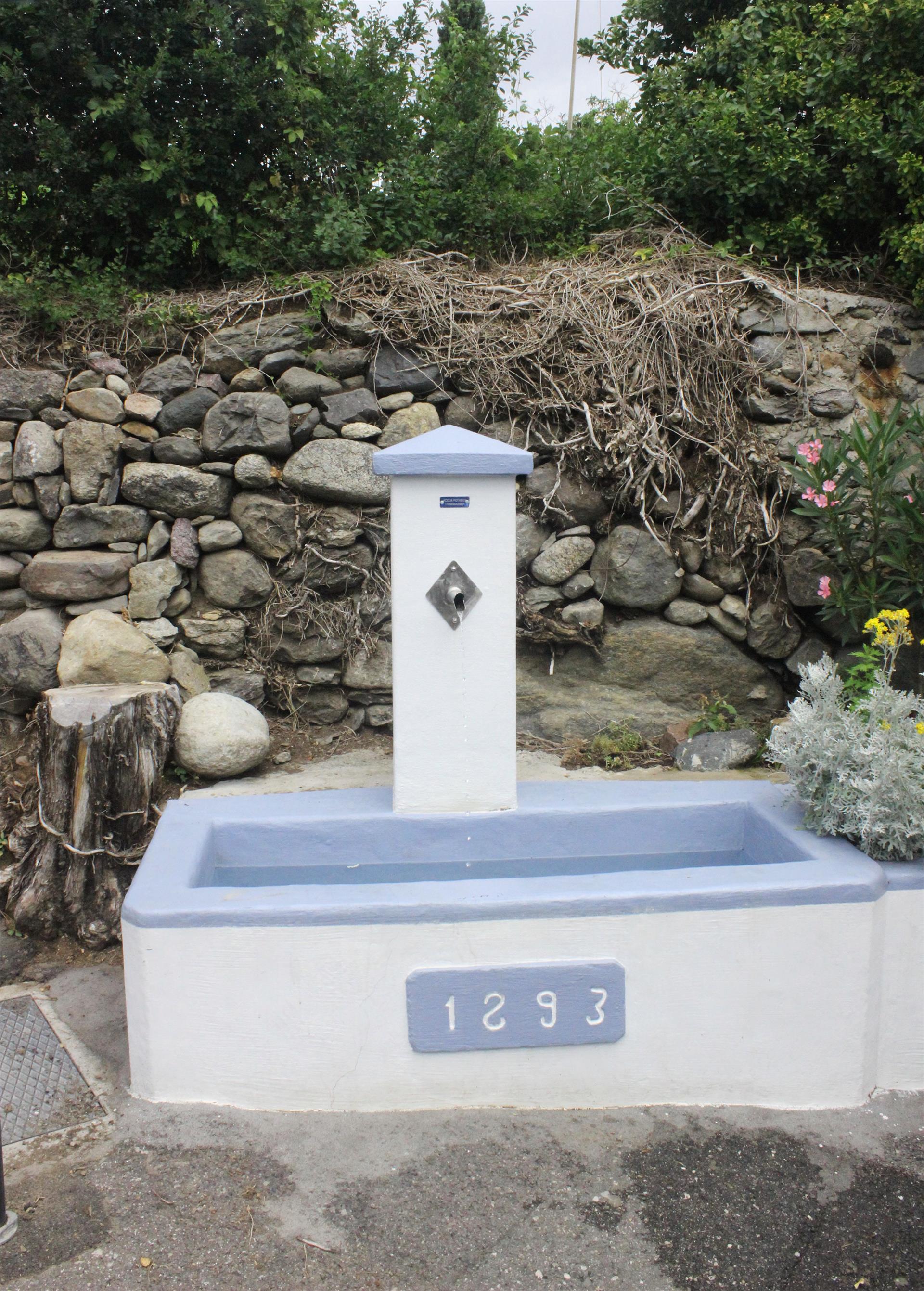 Brunnen Gratsch Schlossweg Meran Algund 2 suedtirol.info