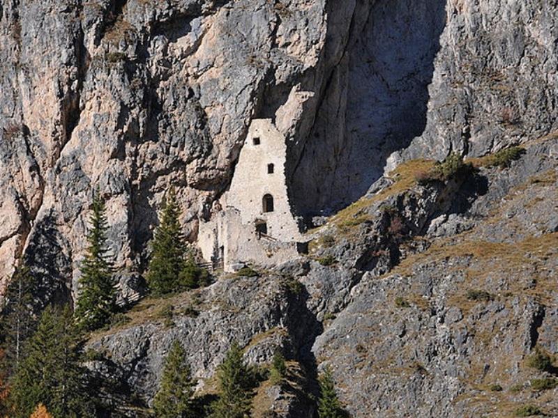 Selva Castle Ruins Sëlva/Selva 1 suedtirol.info