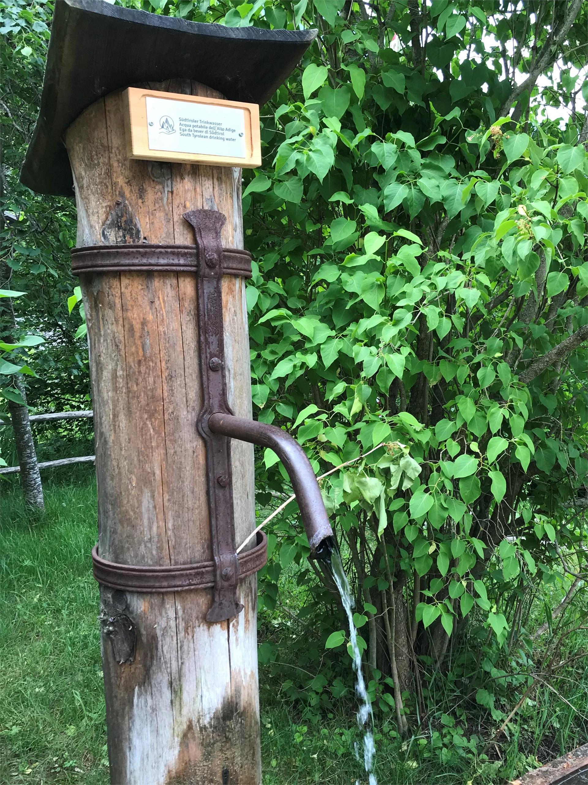 Fountain  village square St. Zyprian/Tiers am Rosengarten Tiers am Rosengarten/Tires al Catinaccio 1 suedtirol.info