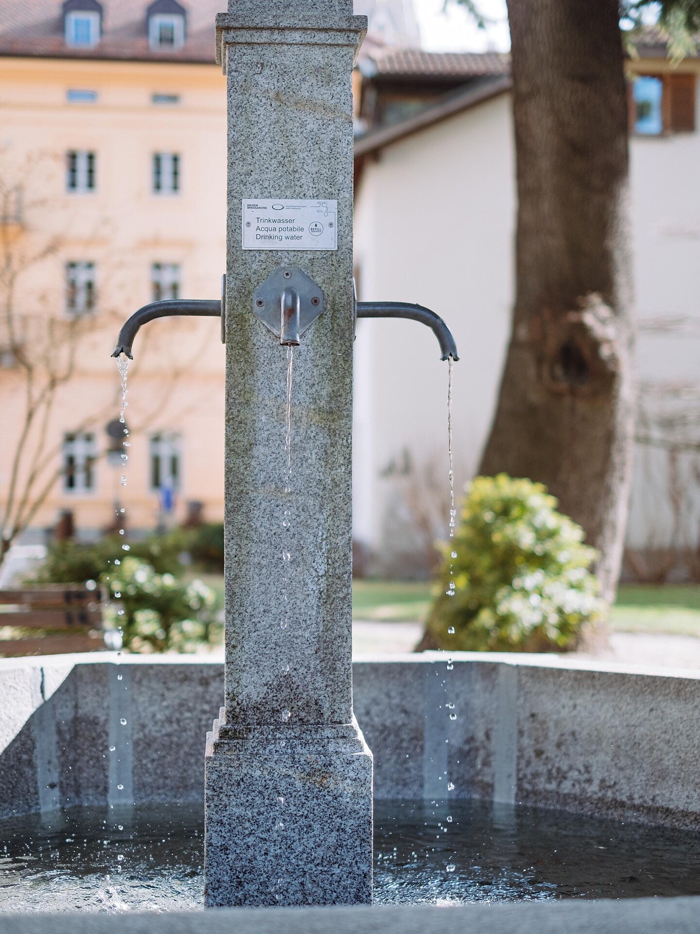 Brunnen im Postpark Brixen 1 suedtirol.info