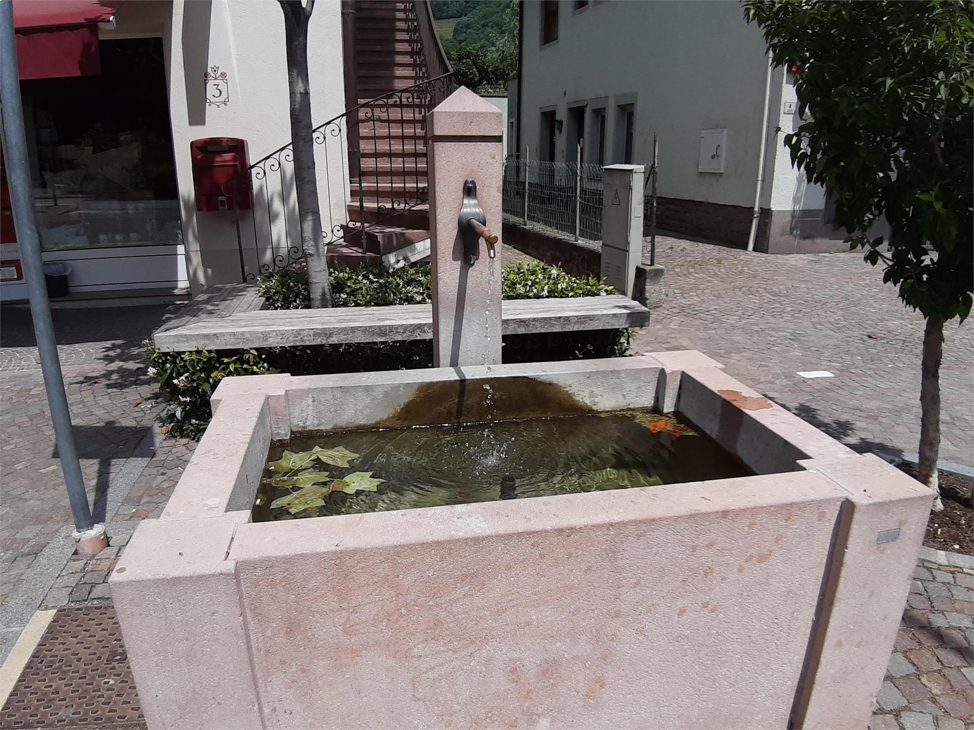 Fountain in Karl-Atz-Platz Terlan/Terlano 1 suedtirol.info