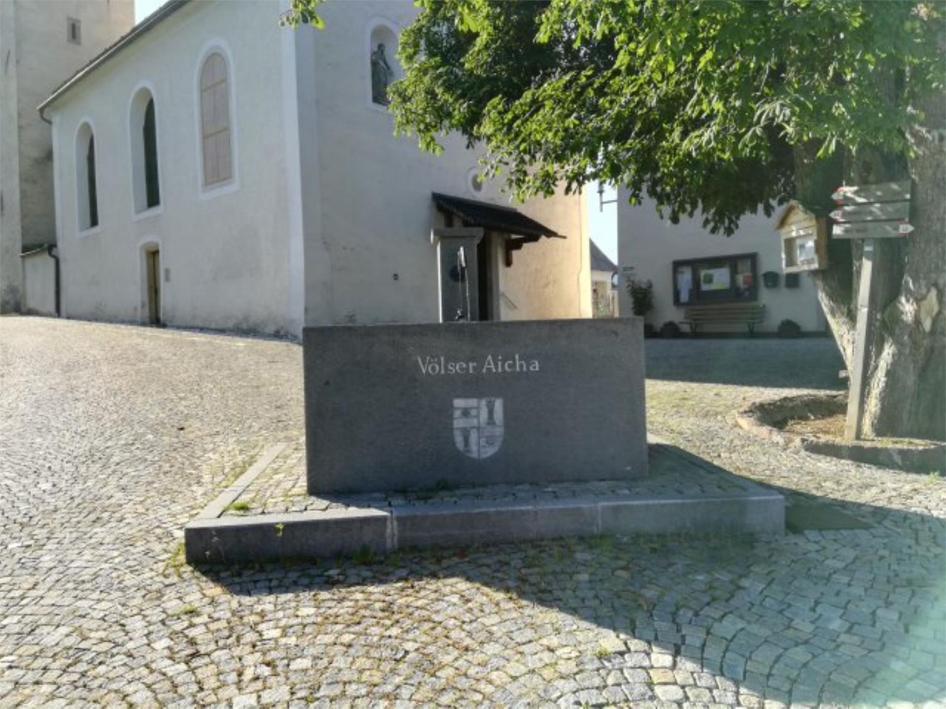 Brunnen Kirchplatz Völser Aicha, Völs am Schlern Völs am Schlern 1 suedtirol.info