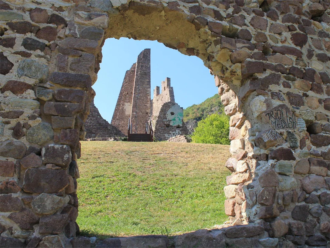 Castle ruin Laimburg