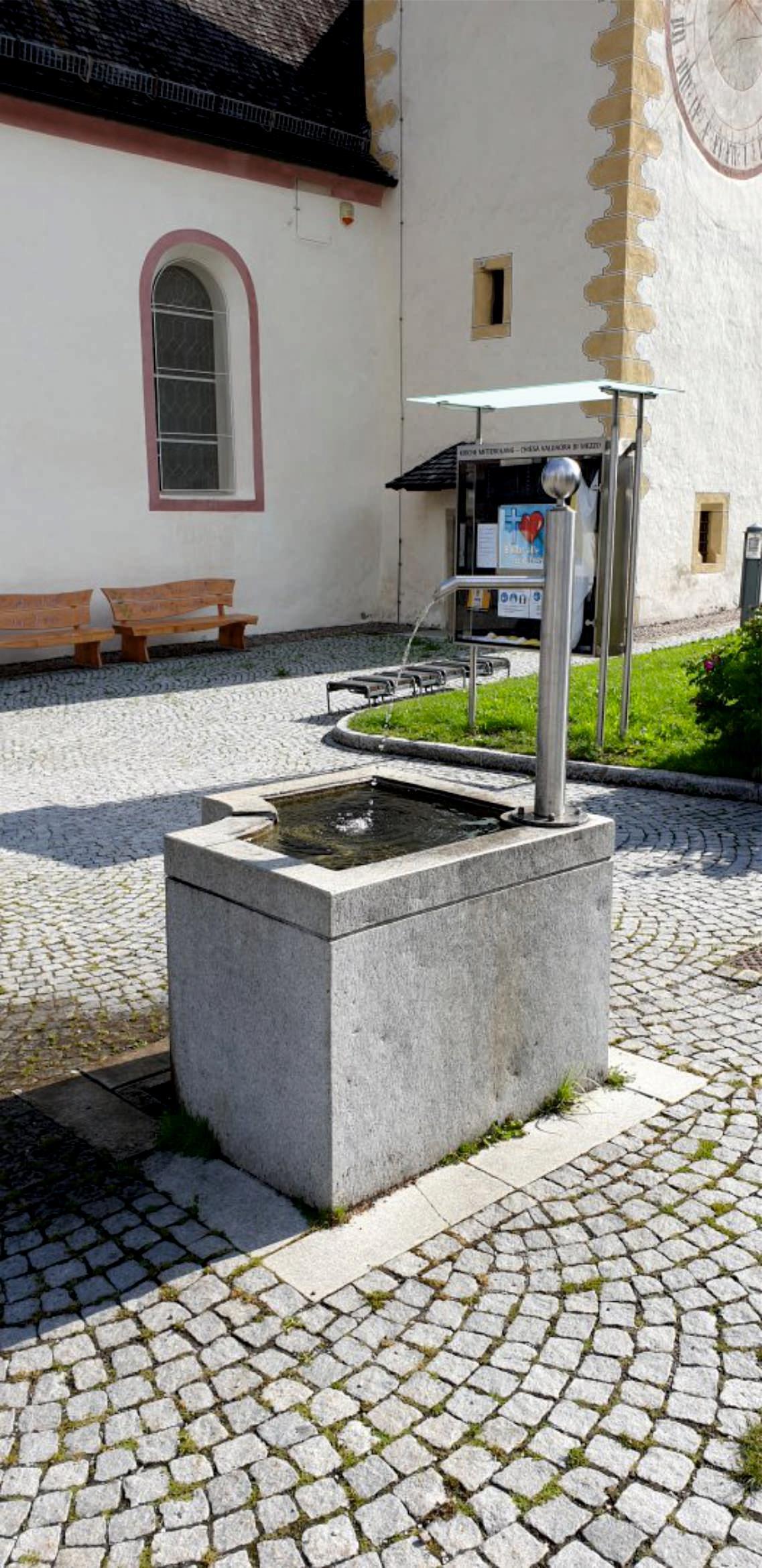 Pozzo sorgente Piazza Chiesa, Valdaora di Mezzo Valdaora 2 suedtirol.info