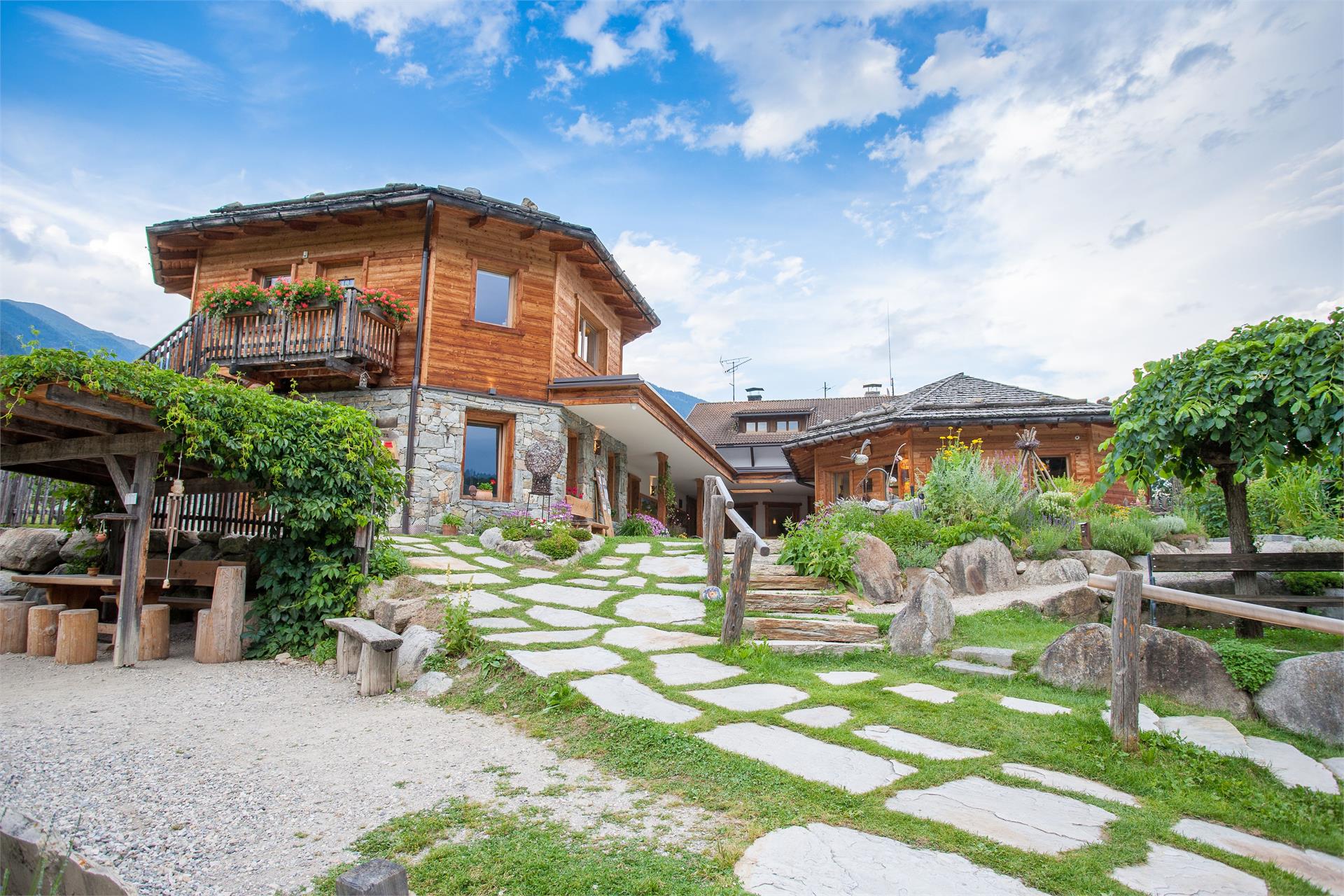 Bergila-Latschenölbrennerei-Kräutergarten Kiens 3 suedtirol.info
