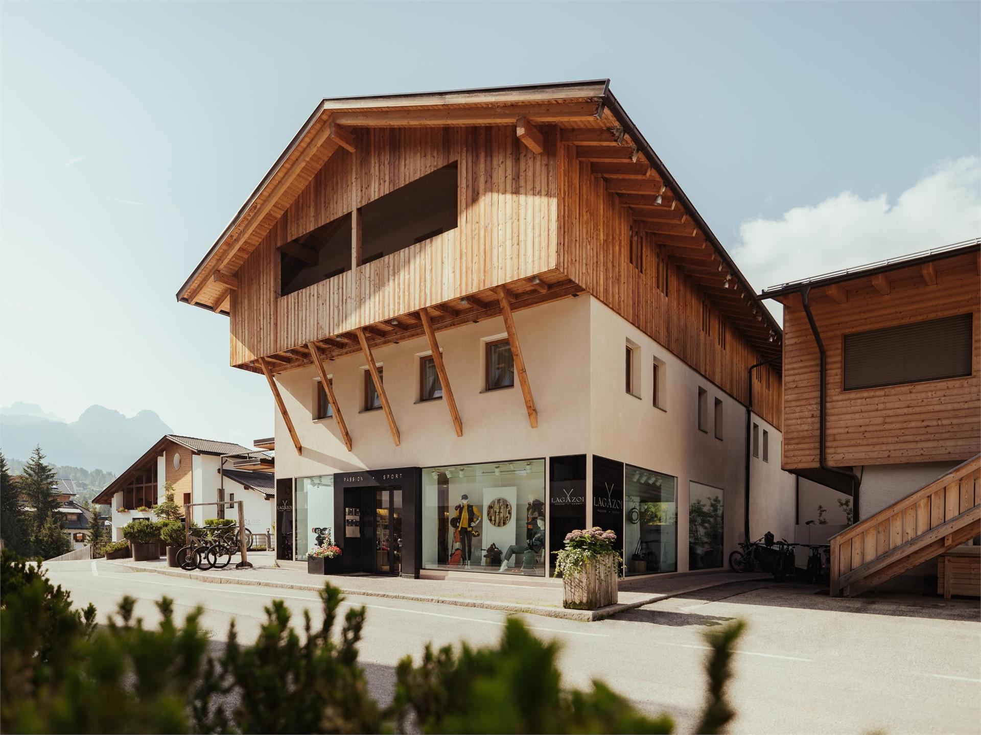 Botëghes Lagazoi Main Store Badia 2 suedtirol.info