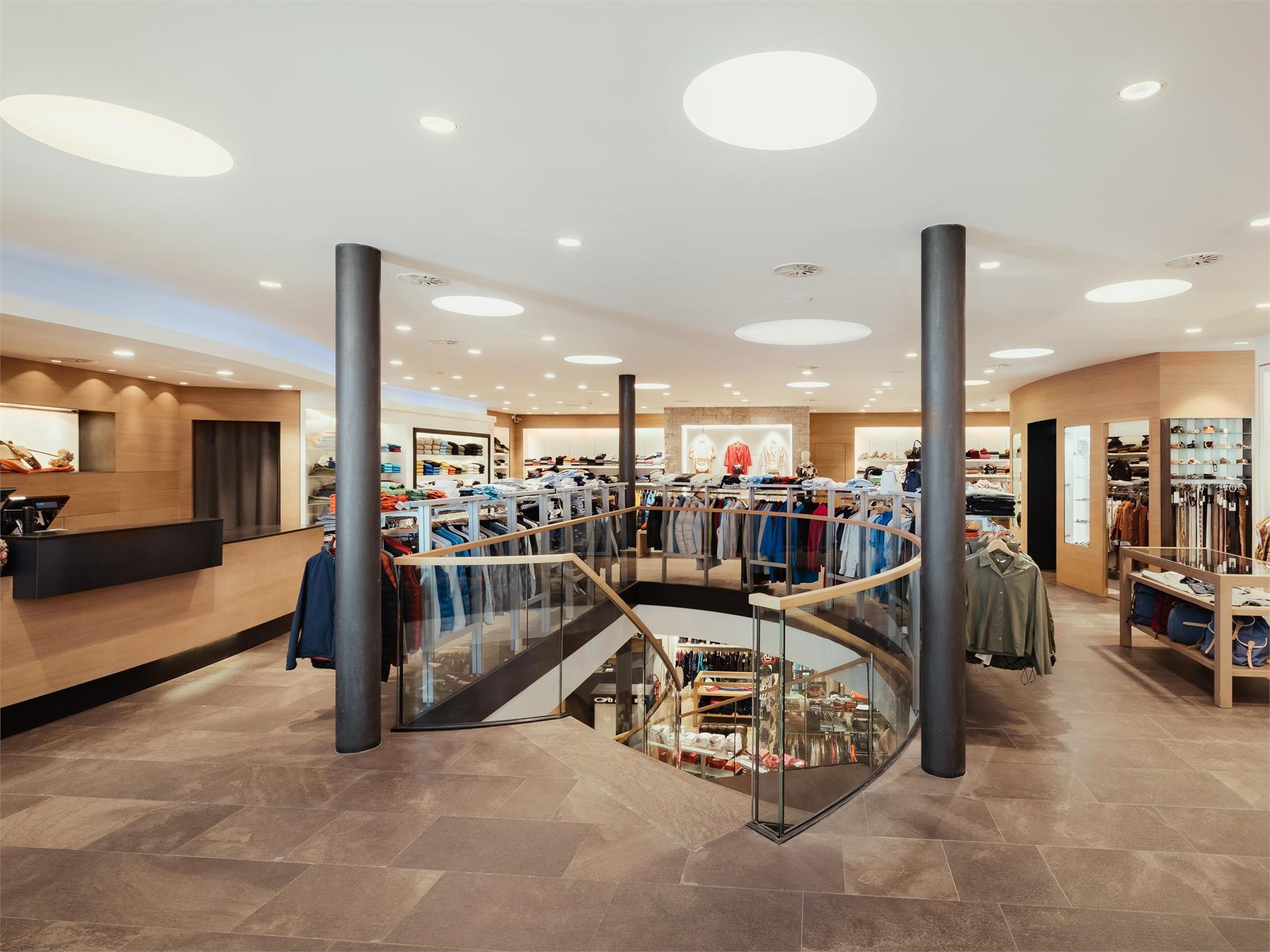 Botëghes Lagazoi Main Store Badia 4 suedtirol.info