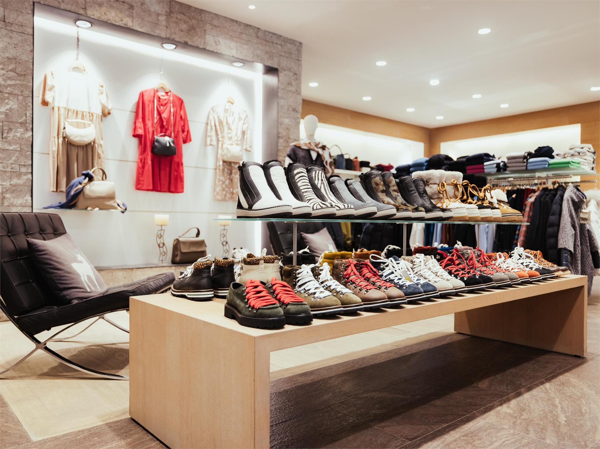 Botëghes Lagazoi Main Store Badia 8 suedtirol.info