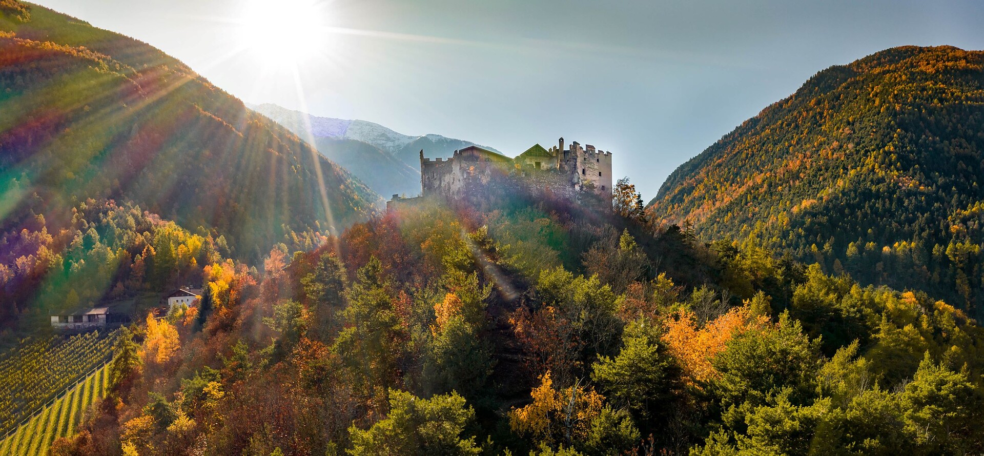 Burg Obermontani Latsch 1 suedtirol.info