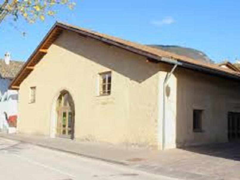Ballhaus Neumarkt 1 suedtirol.info