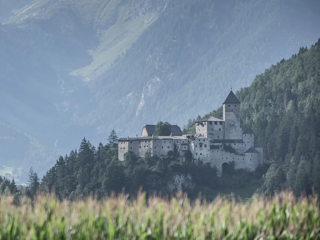 Shop Cafè - Castle Tyrol - South Tyrolean Museum of Culture