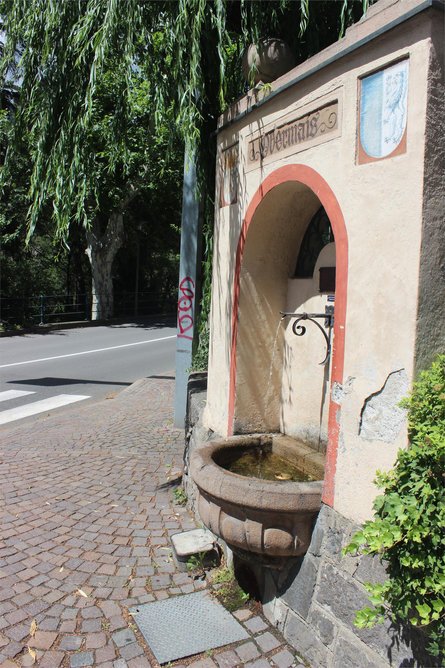 Brunnen St. Georgen/Cavourstraße Meran  2 suedtirol.info