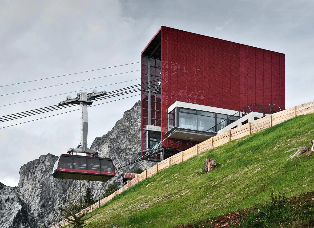 Stazione a monte della Funivia Merano 2000 Avelengo 1 suedtirol.info