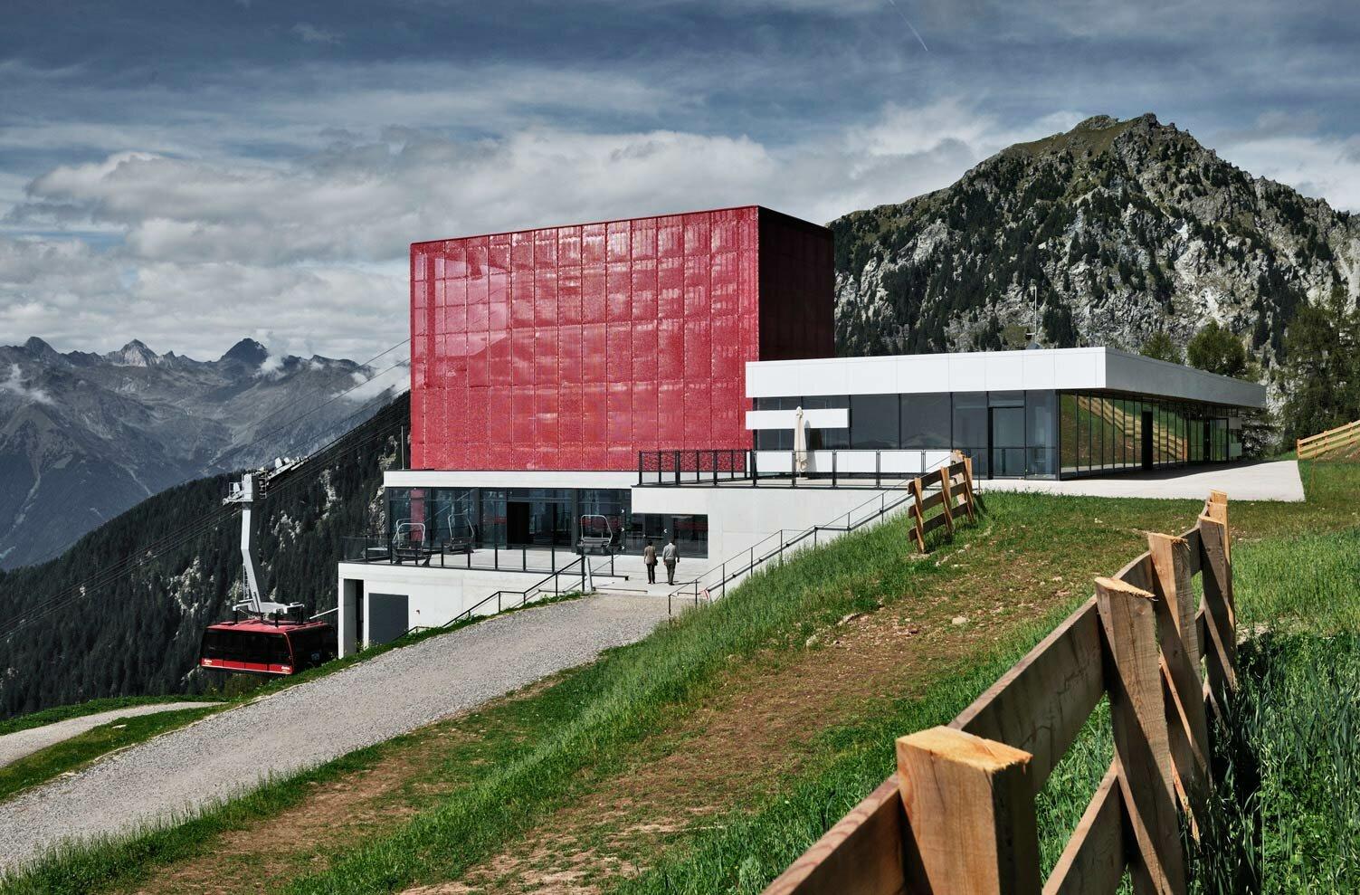 Stazione a monte della Funivia Merano 2000 Avelengo 2 suedtirol.info