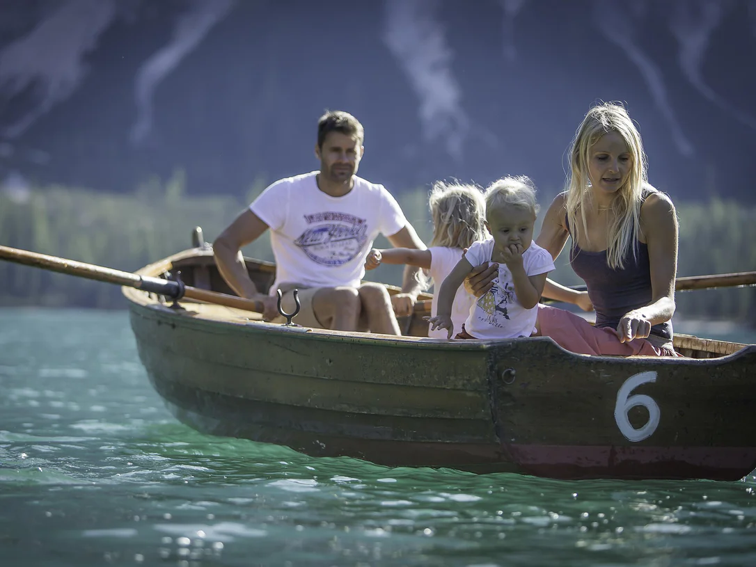Boat hire Pragser Wildsee lake