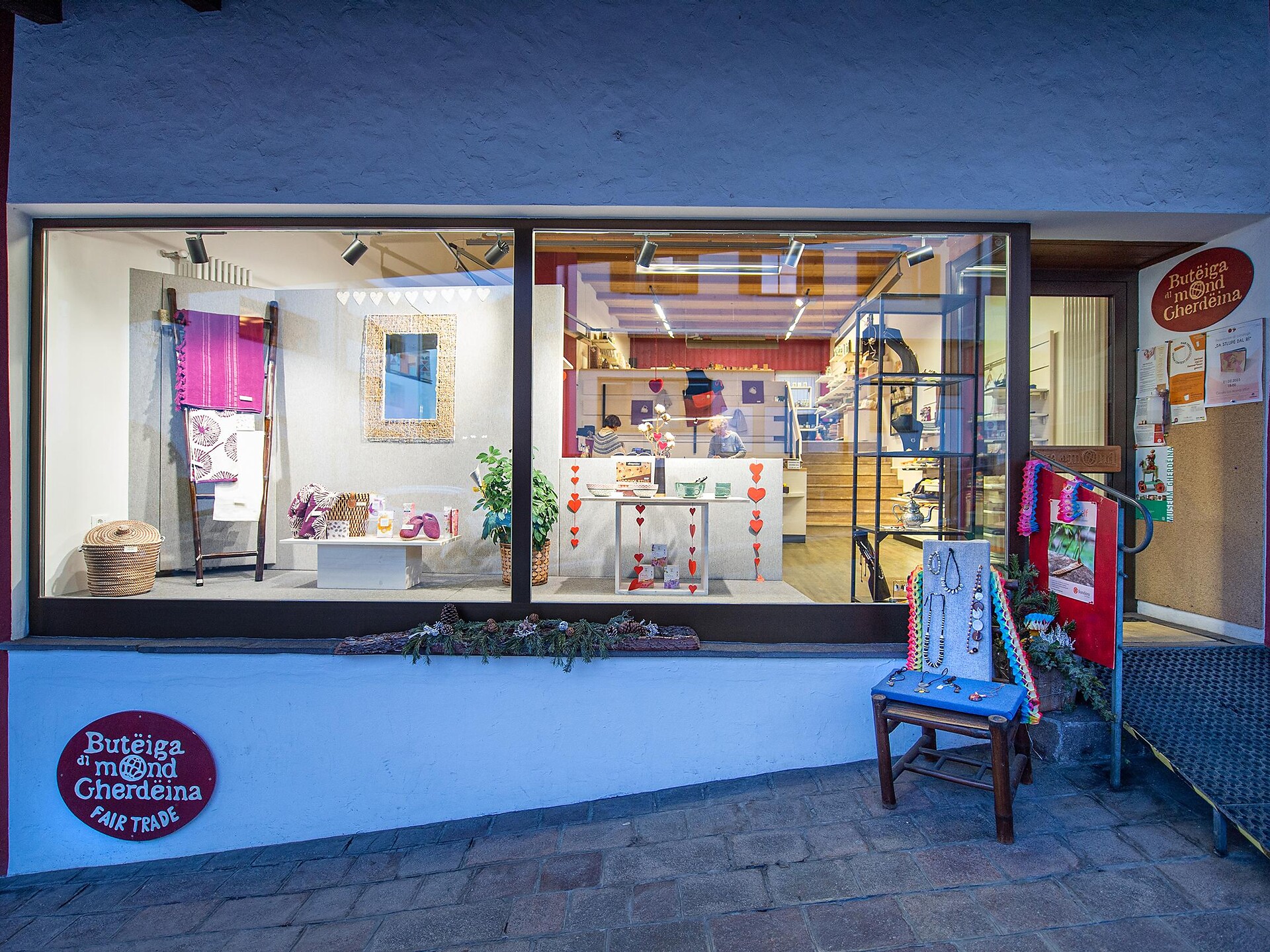 Shop outside
