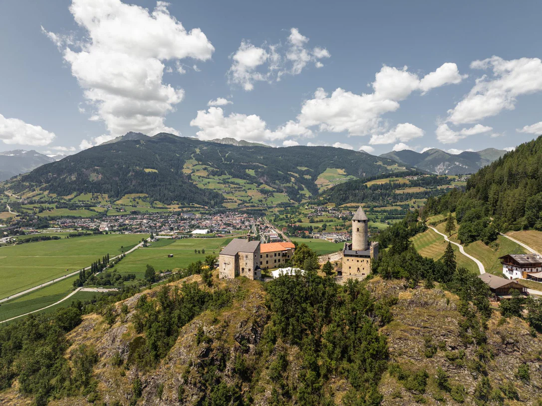 Castle Sprechenstein / Pietra