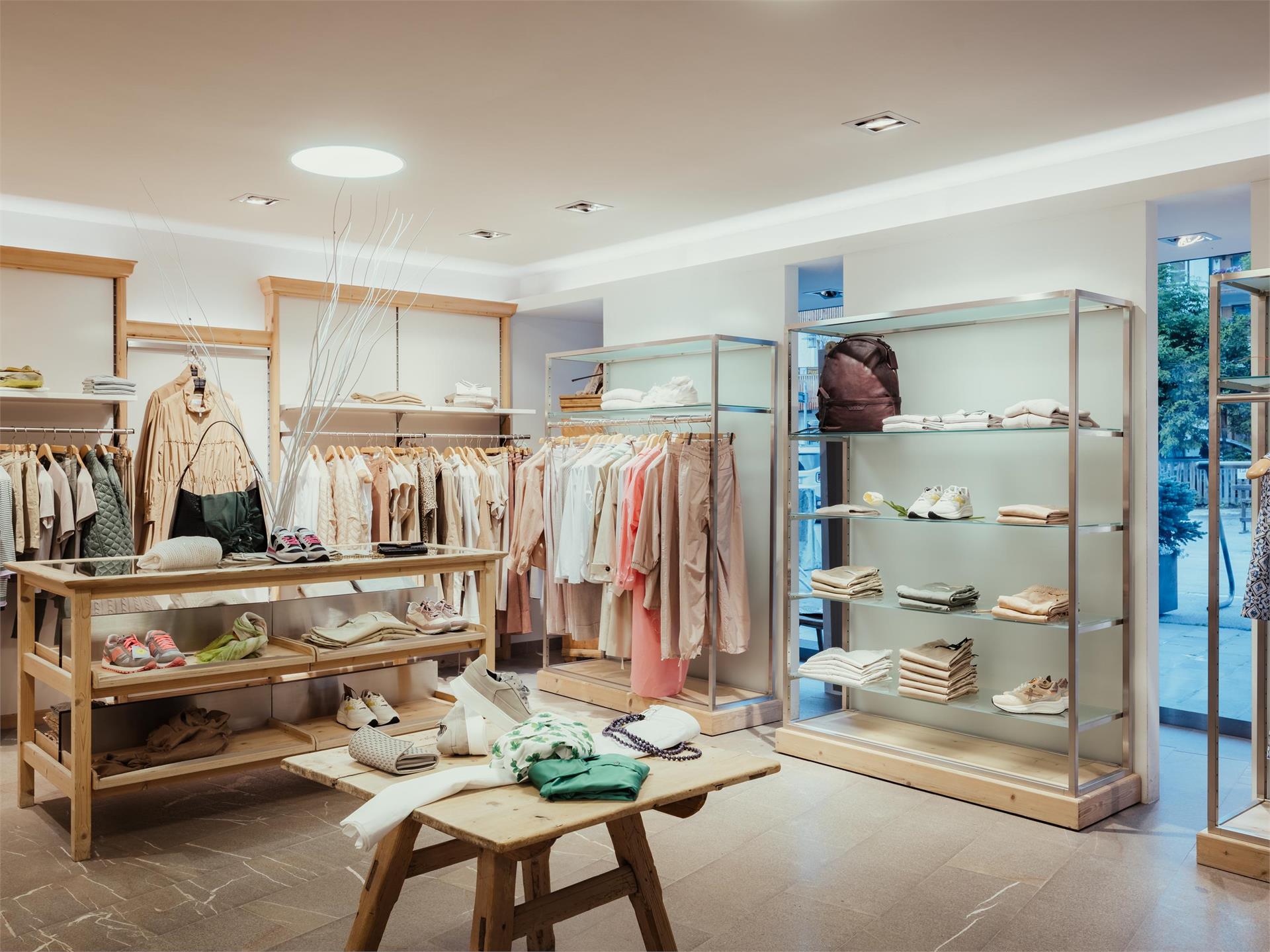 Botëghes Lagazoi Fashion Badia 4 suedtirol.info
