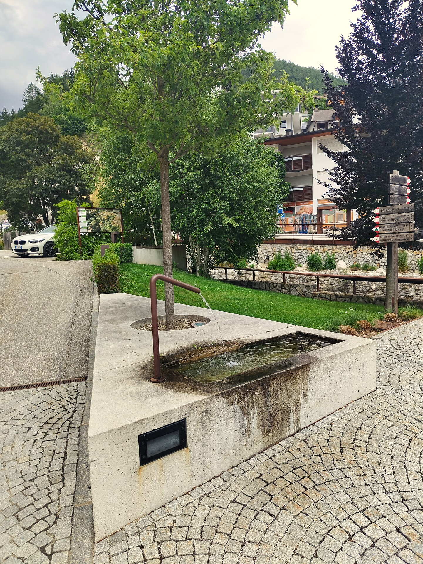 Brunnen Raiffeisenplatz, Niedervintl