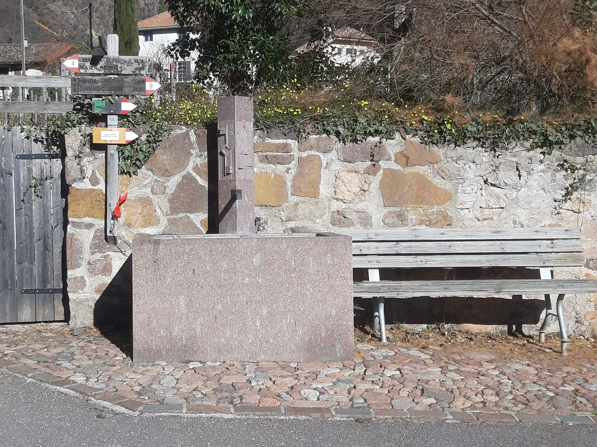 Fountain near the Liebeneich Residence - Alto Adige Wine Road - #1 - suedtirol.info