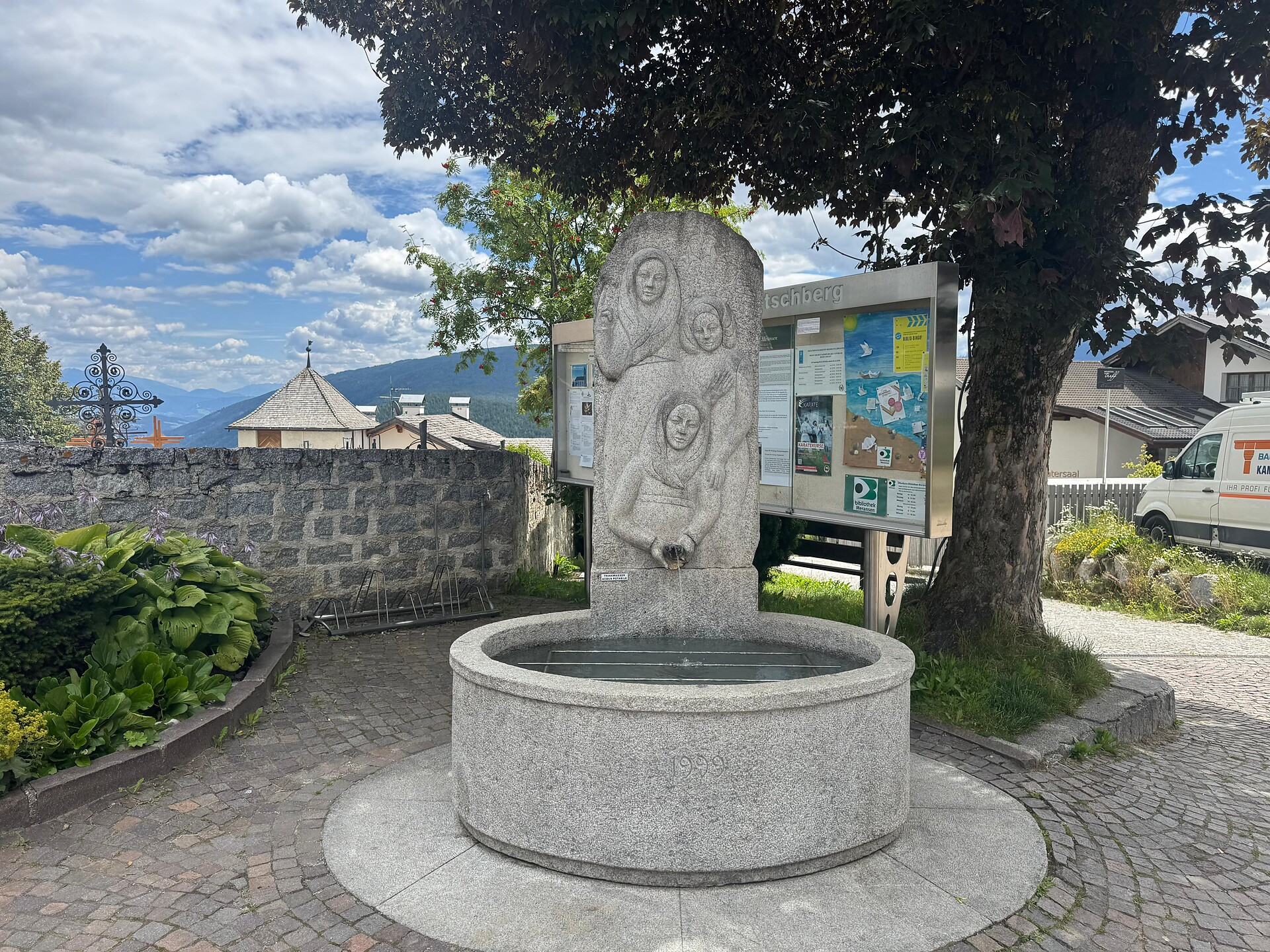 Brunnen Pfarrkirche Meransen