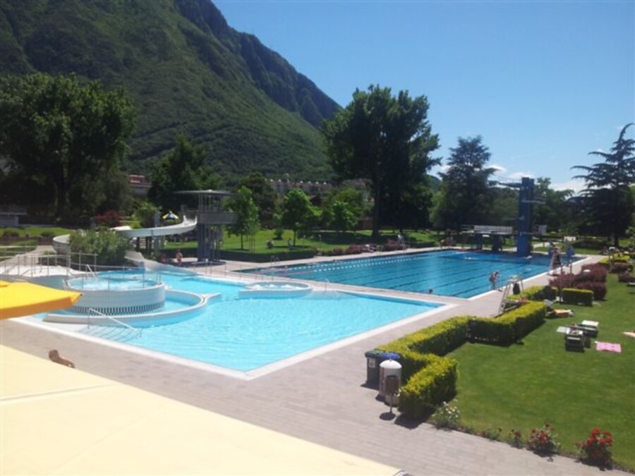 Outdoor swimming pool Bolzano/Bozen