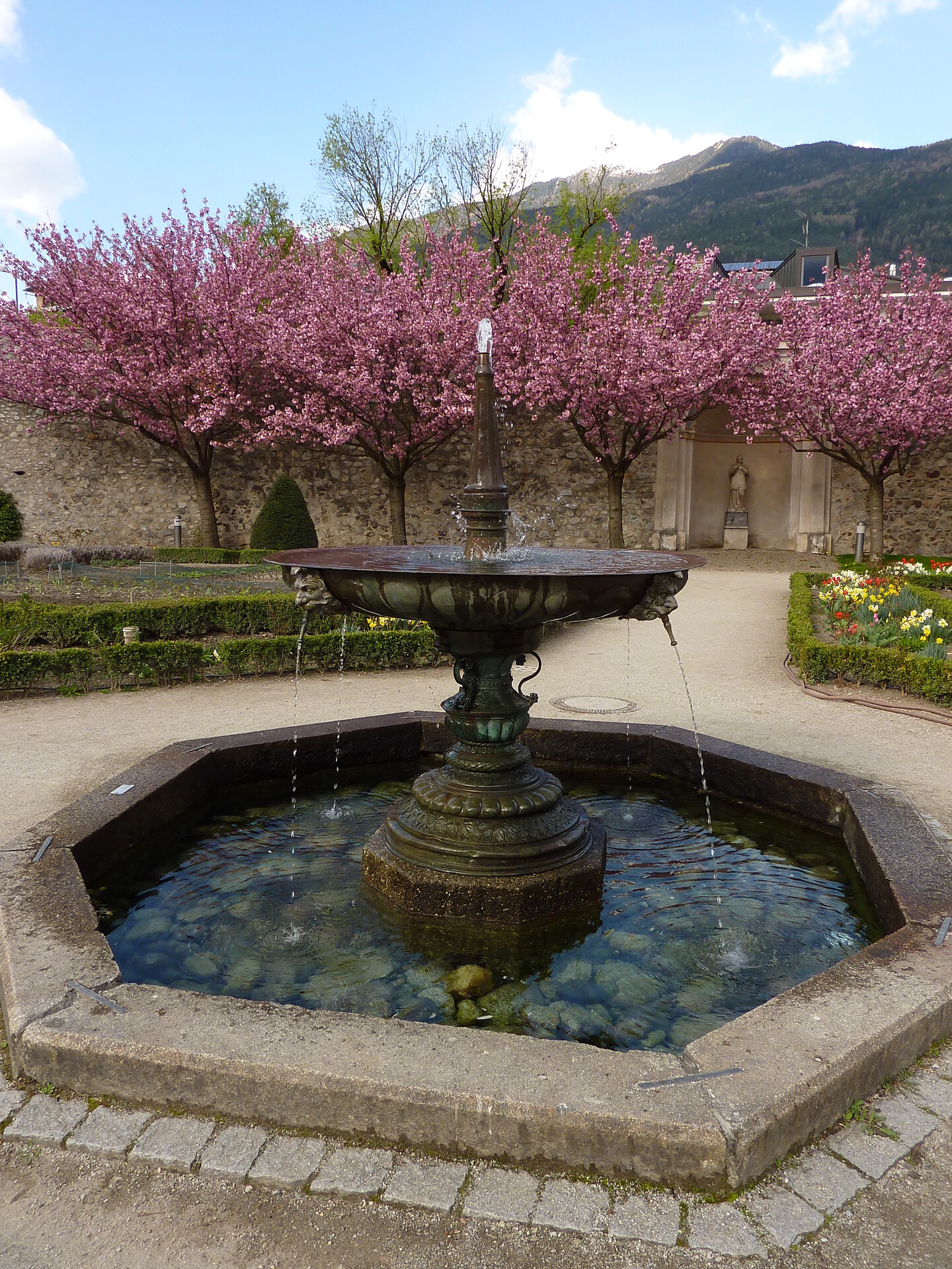 Fontana nel Giardino dei Signori - Bressanone e dintorni - #1 - suedtirol.info