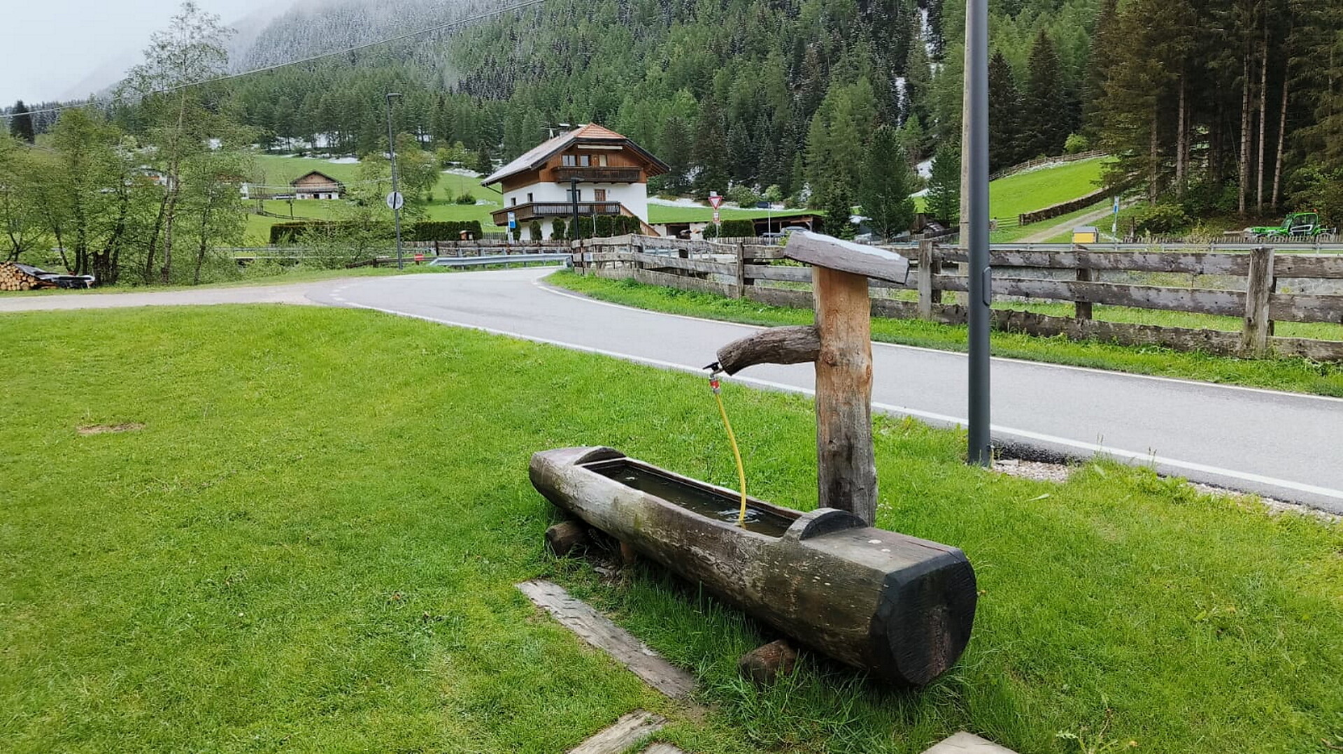Fontana all’incrocio tra Anterselva di Mezzo e Anterselva di Sopra - Regione dolomitica Plan de Corones - #1 - suedtirol.info