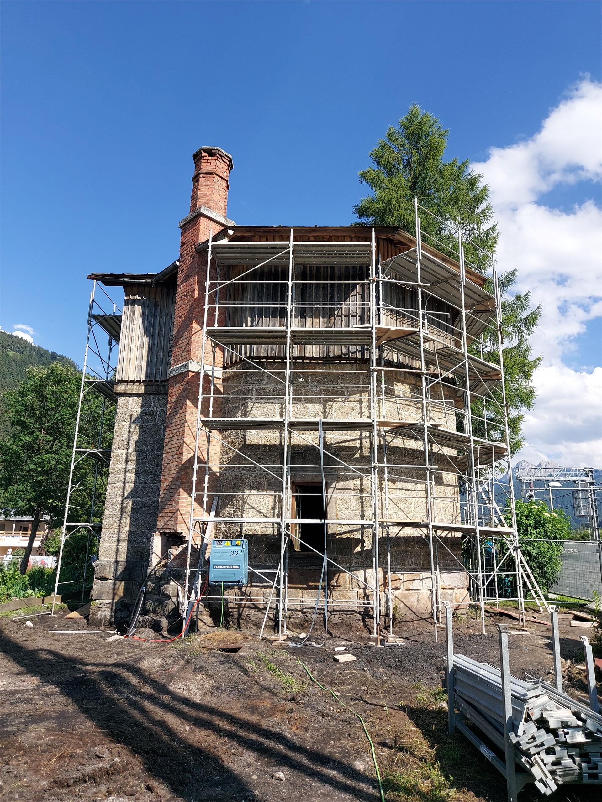 Die ehemalige Hauptwasserstation der Südbahn Welsberg-Taisten 4 suedtirol.info