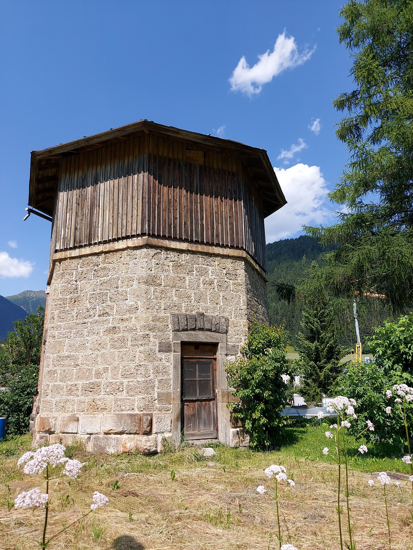 Die ehemalige Hauptwasserstation der Südbahn Welsberg-Taisten 2 suedtirol.info