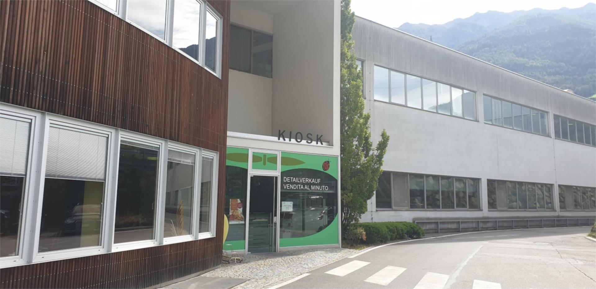Retail shop in the fruit cooperative TEXEL Naturns/Naturno 2 suedtirol.info