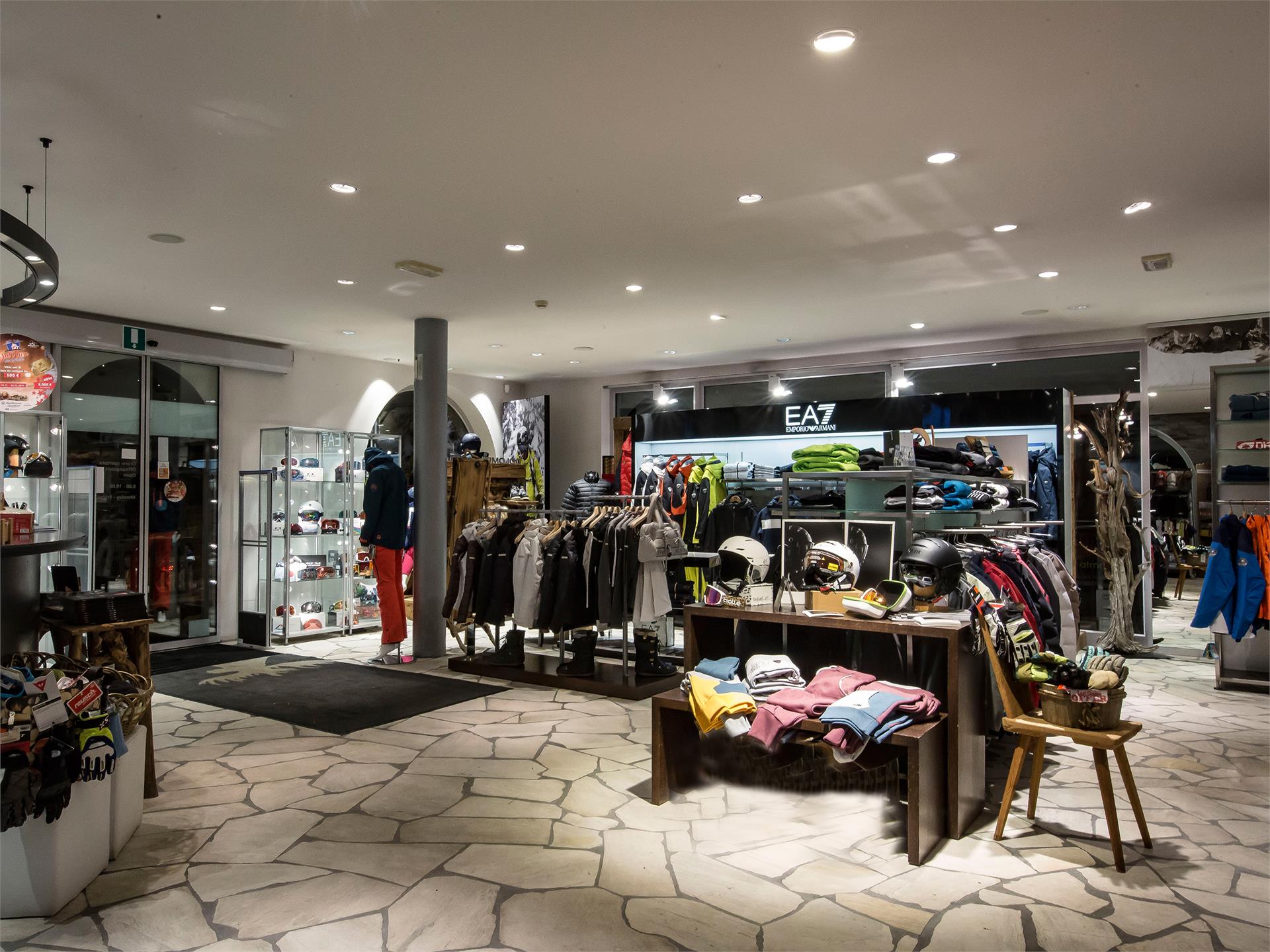 Dolomiti Adventures Sport & Fashion Selva 5 suedtirol.info