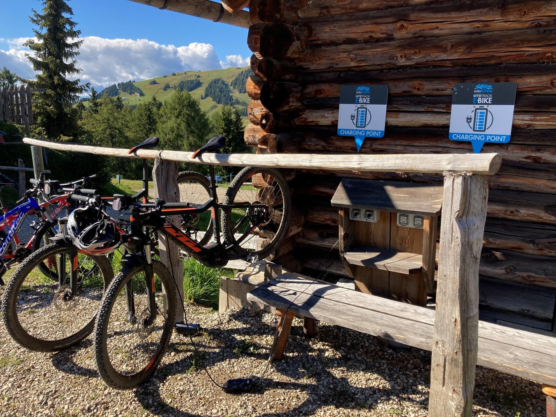 Stazione di ricarica E-Bike - Malga Gostner Castelrotto 1 suedtirol.info