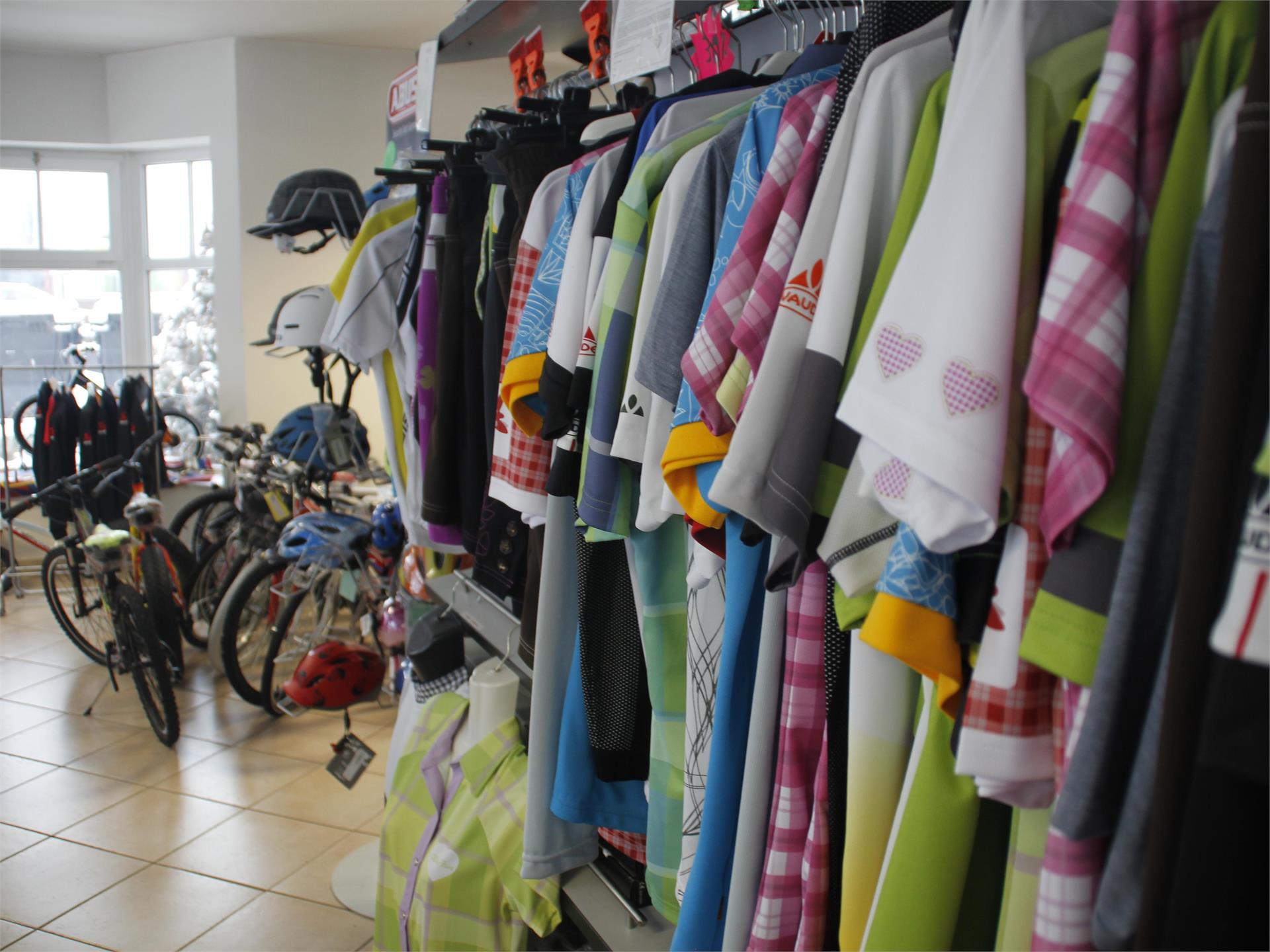 Etzi's Bikeshop Parcines 3 suedtirol.info