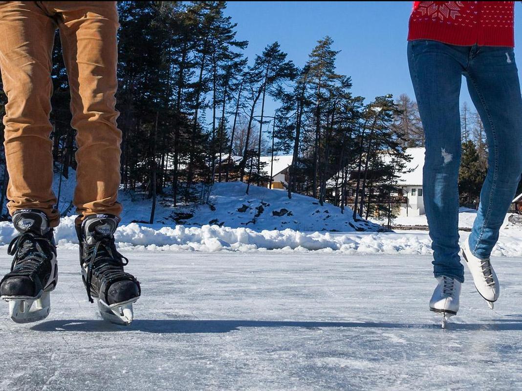 Ice skating in San Genesio
