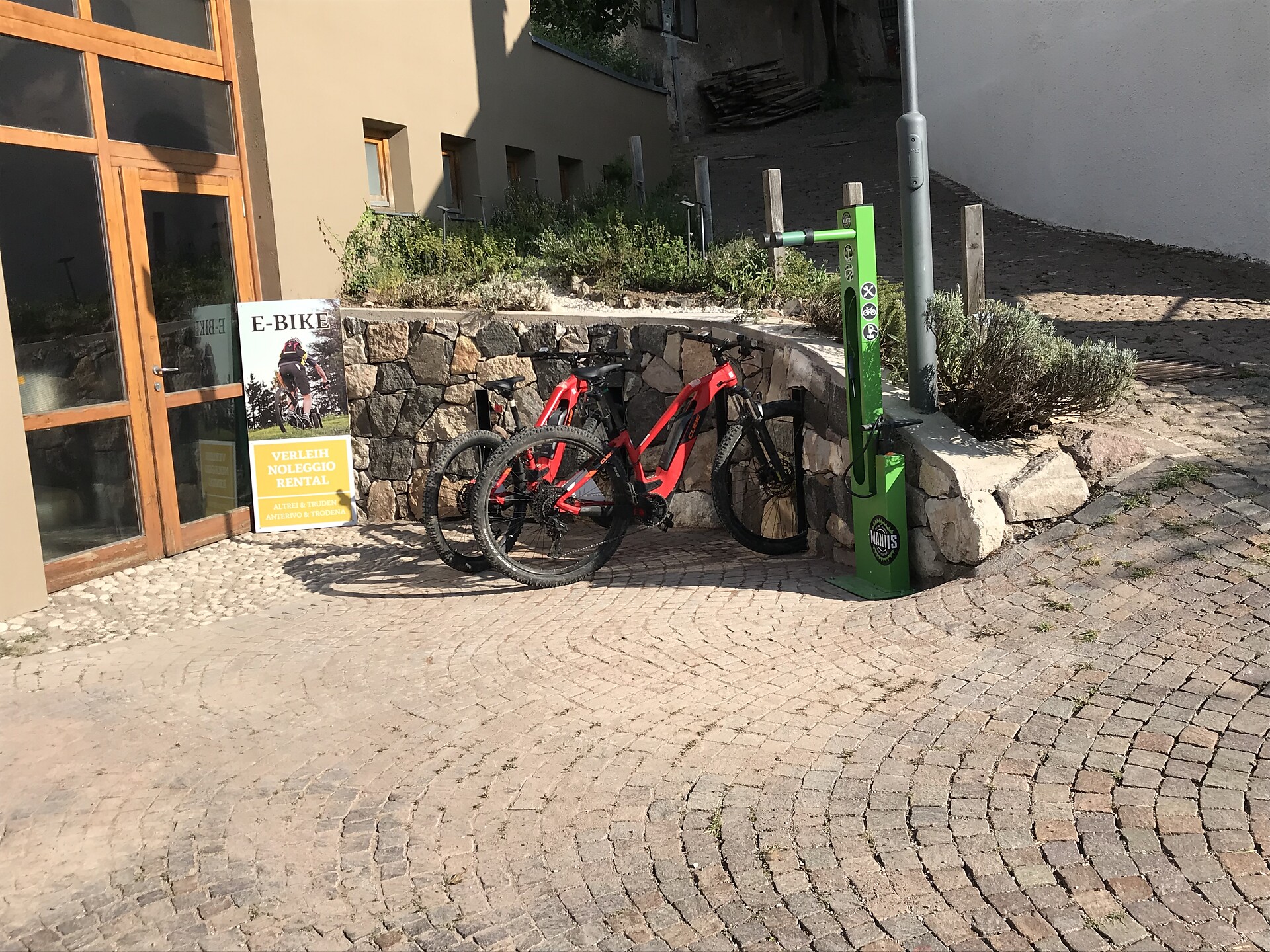 E Bike rental at Trodena