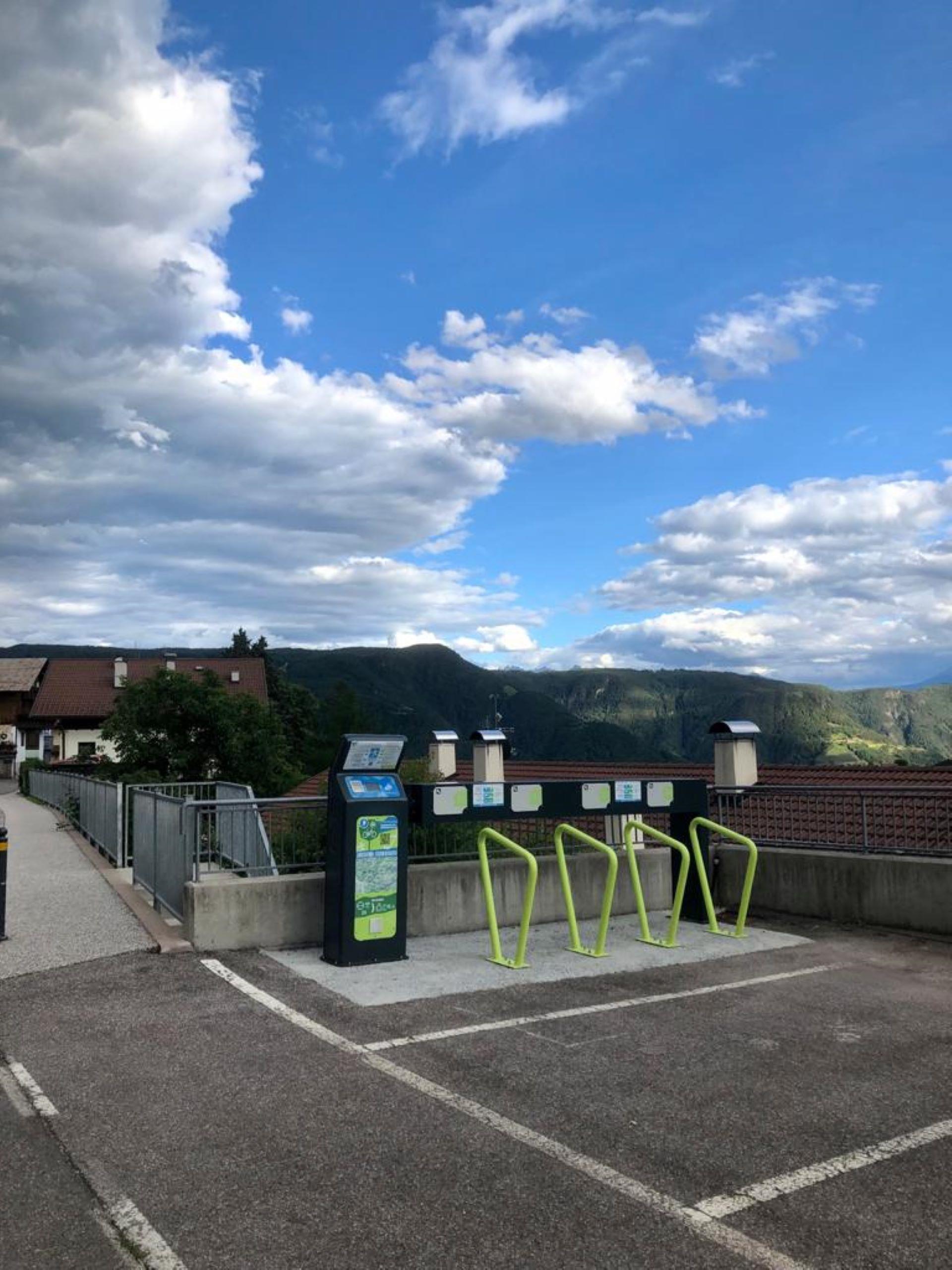 E-Bike Ladestation Afing Jenesien 1 suedtirol.info