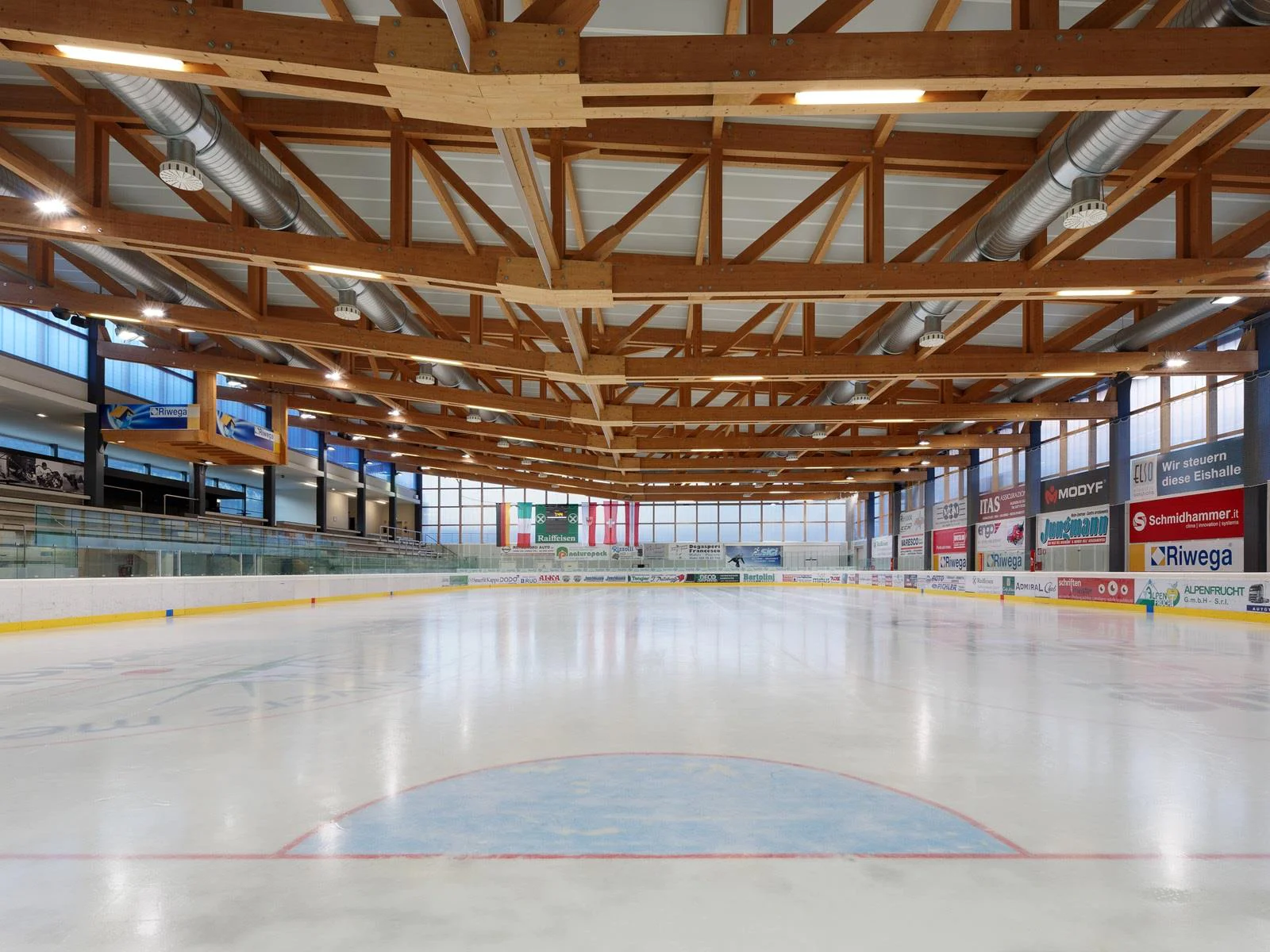 Palaghiaccio Würtharena Egna 2 suedtirol.info