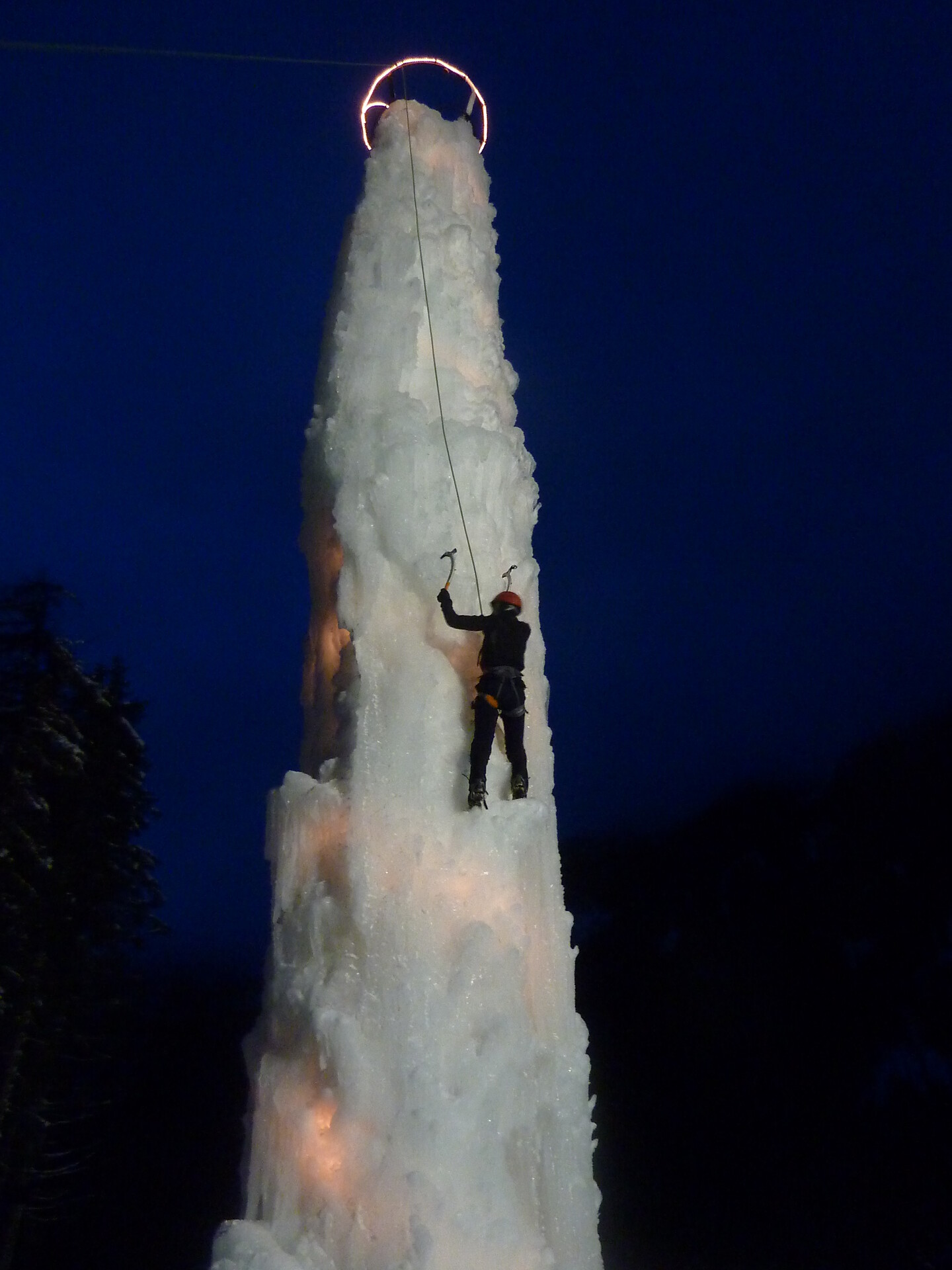 Ice climbing "Konzentschatter" Martell/Martello 2 suedtirol.info