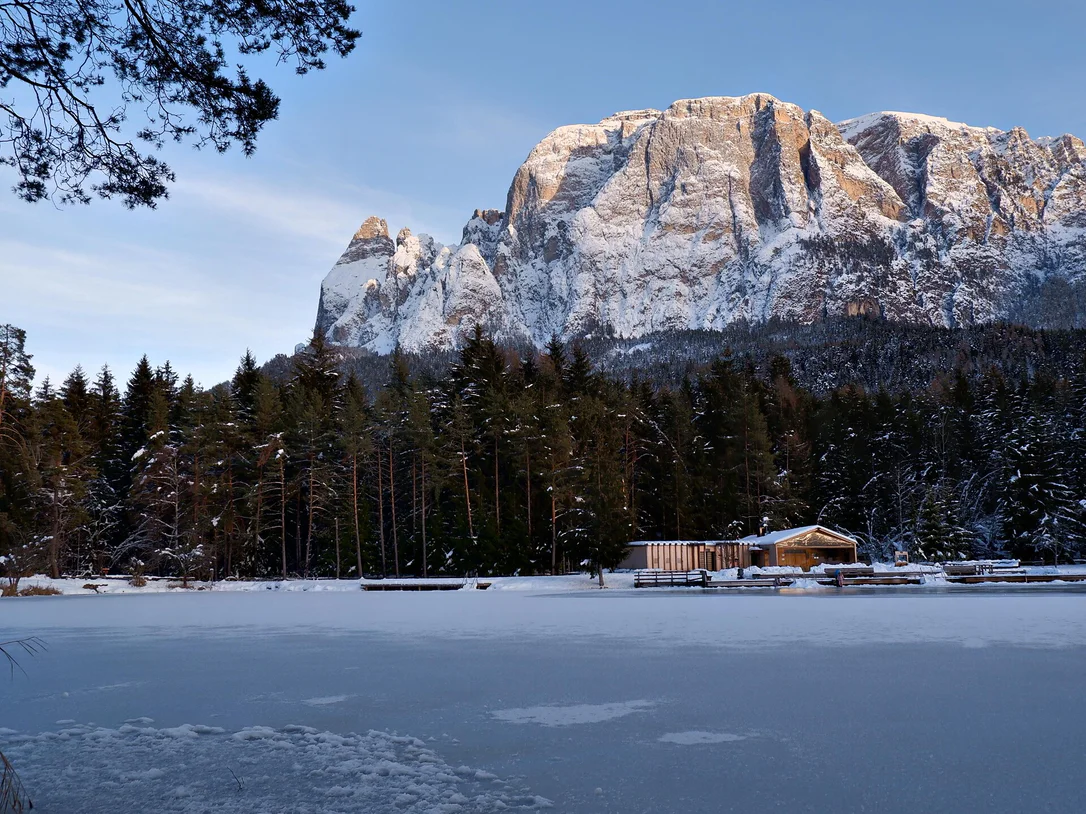 Ice skating on the Völser Weiher lake