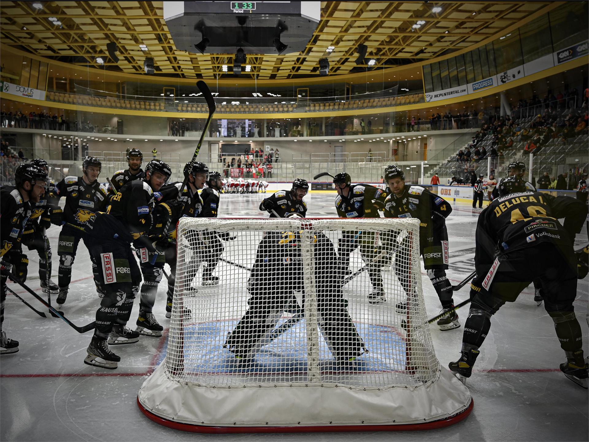 Eisstadion Intercable Arena Bruneck Bruneck 3 suedtirol.info