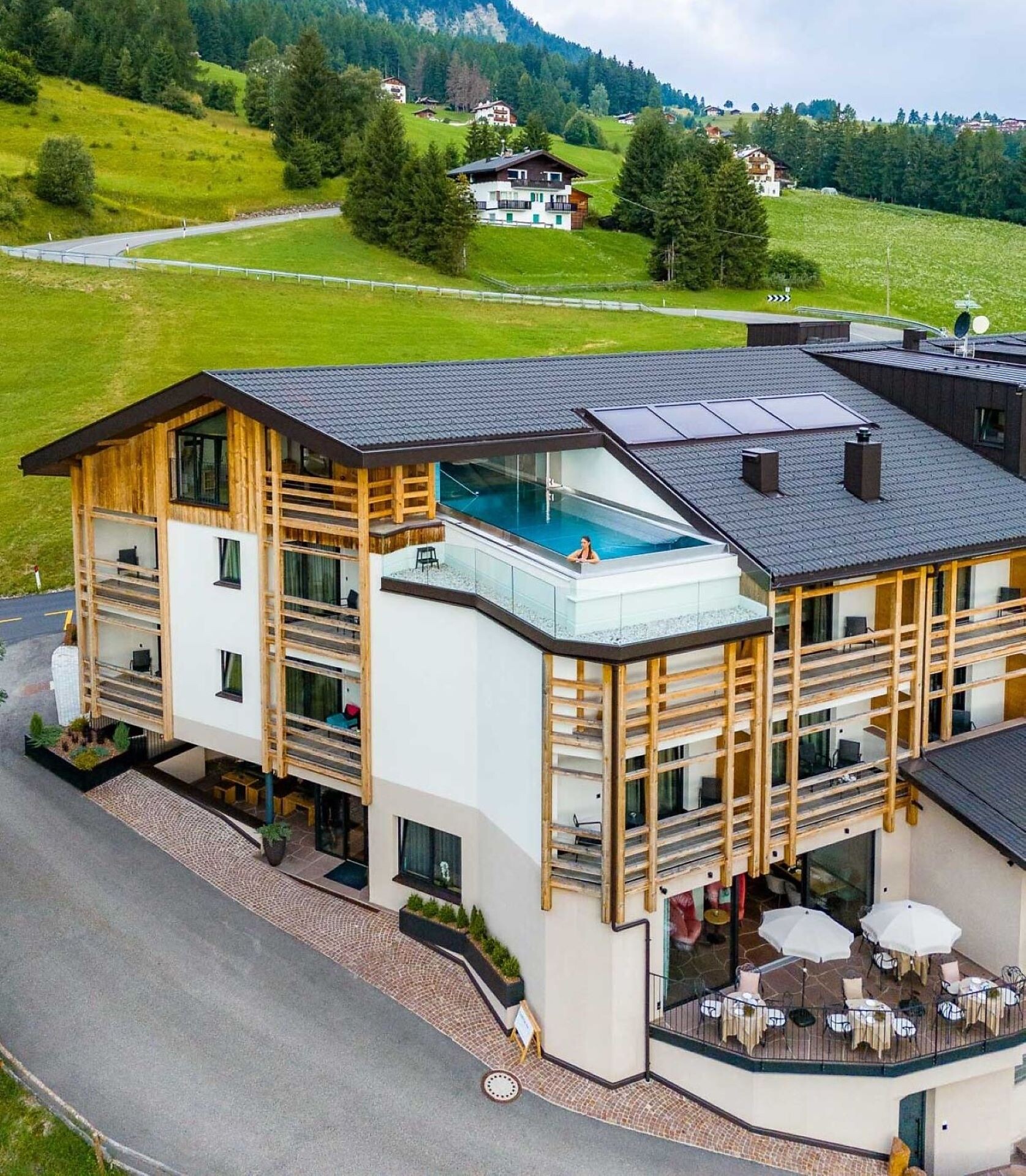 Stazione di ricarica e-bike La Cort - Regione dolomitica Alpe di Siusi - #1 - suedtirol.info