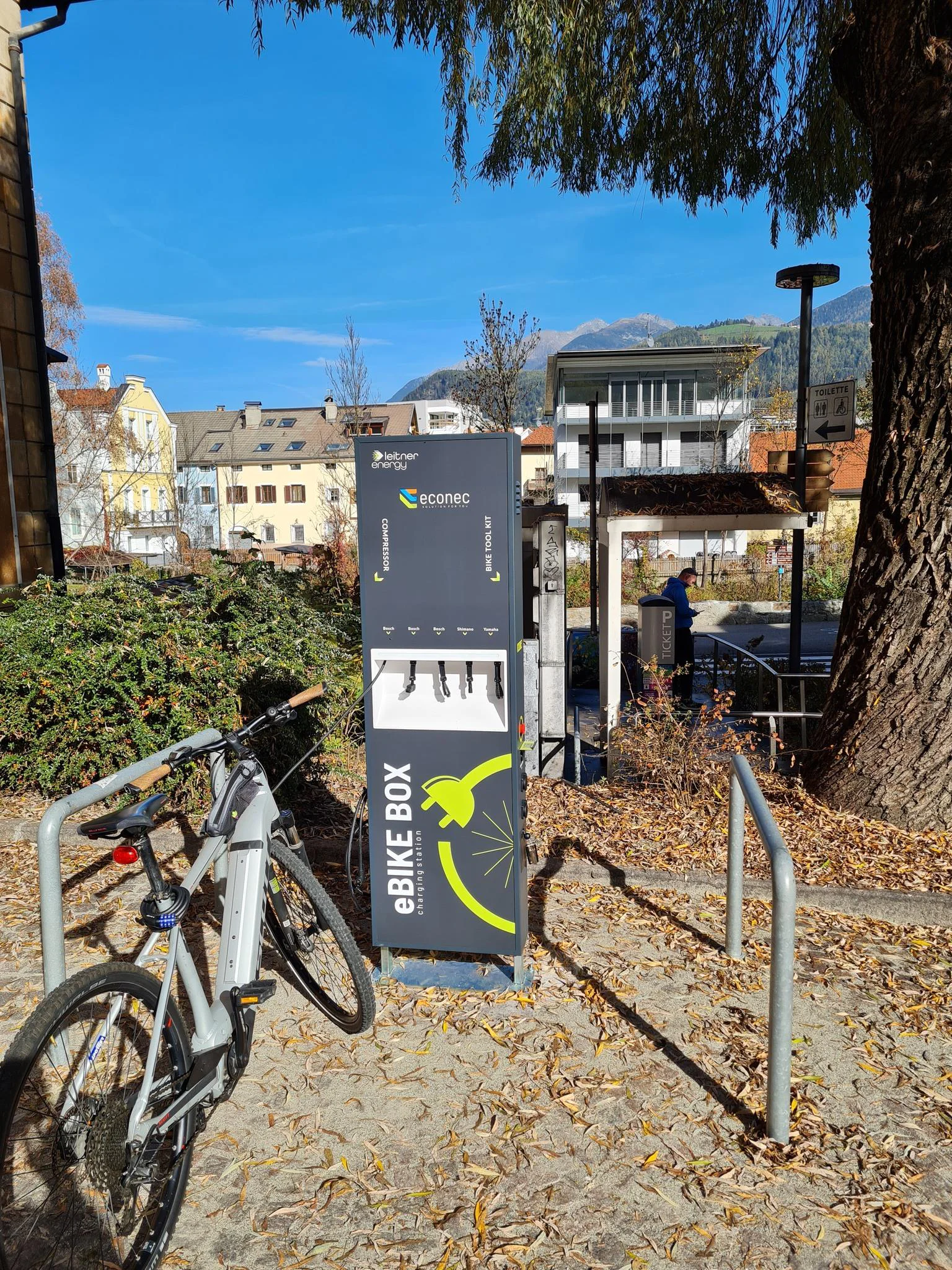 Bosch ebike charging station on sale