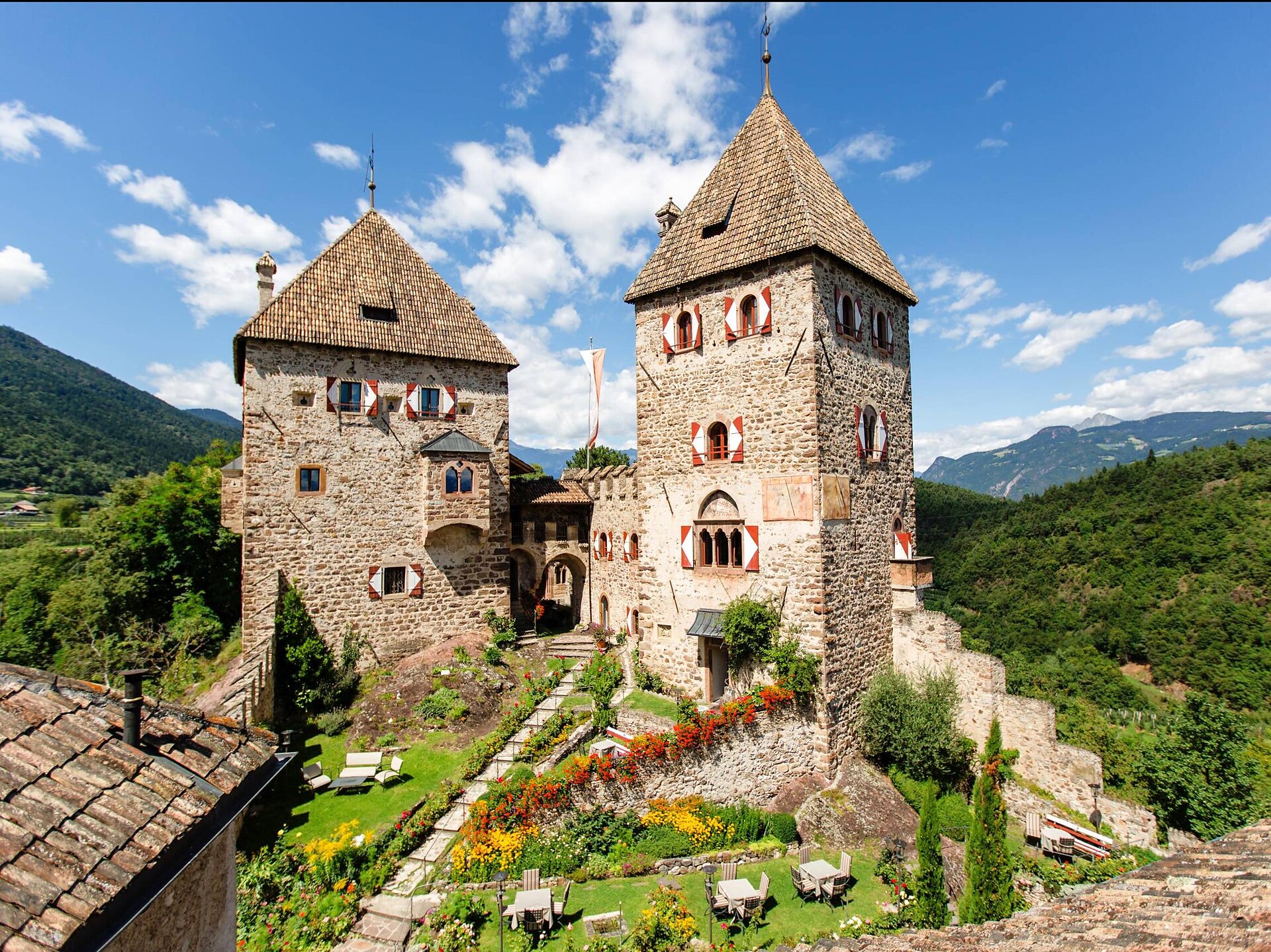 Wehrburg Castle in Prissian/Prissiano
