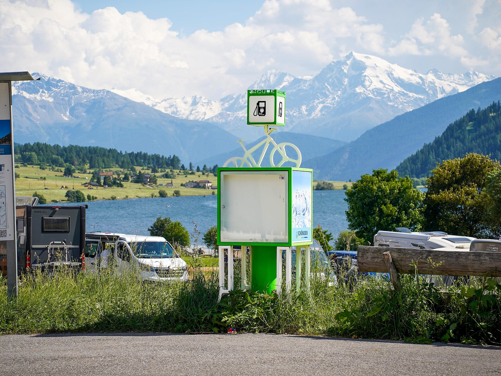 Charging station for E