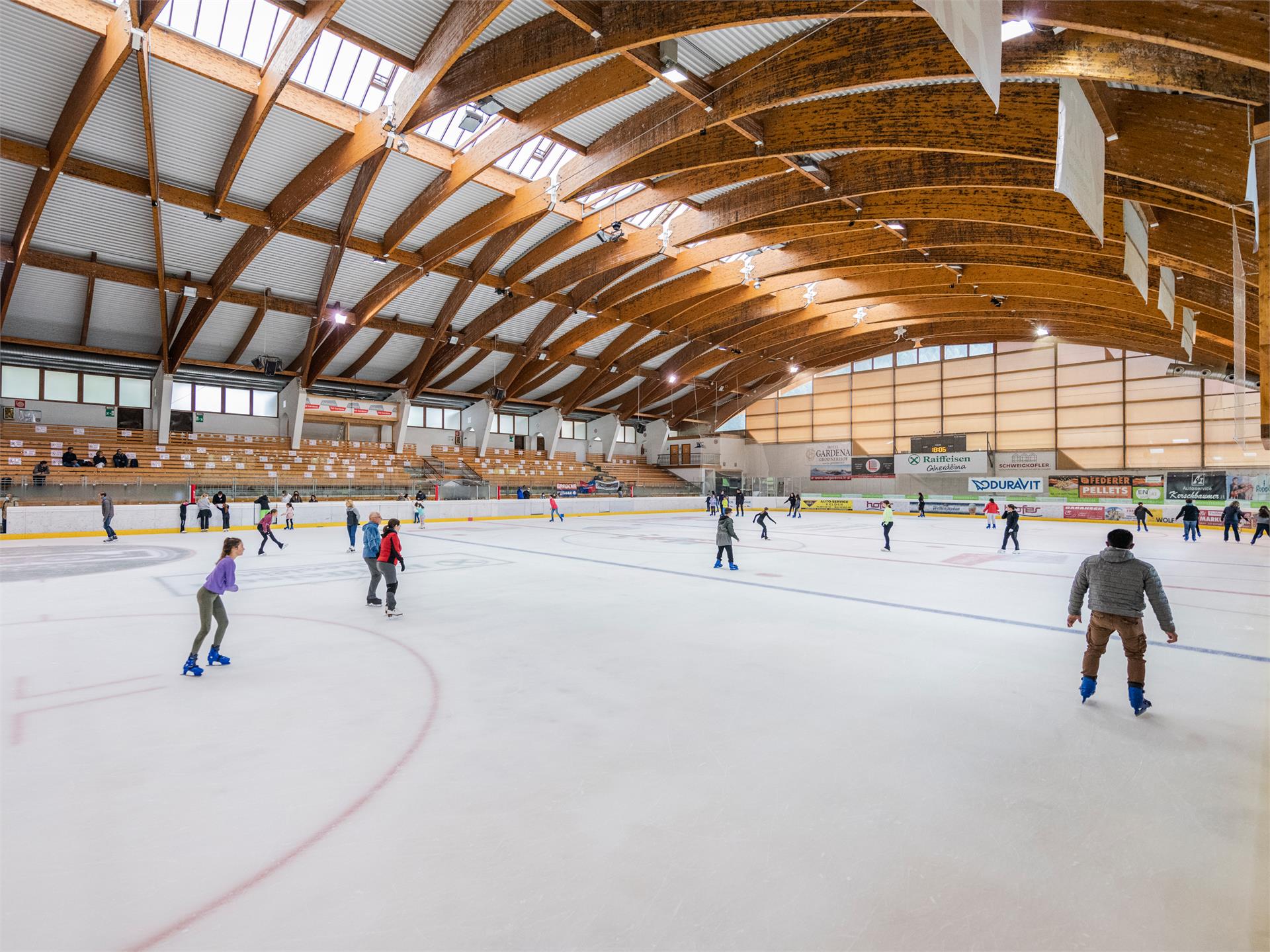 Eisstadion Pranives - Wolkenstein Wolkenstein 1 suedtirol.info